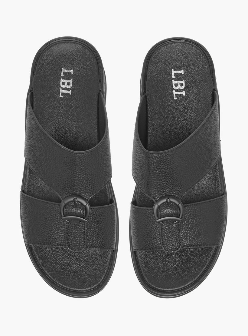 صندل عربي مريح سهل الارتداء بارز الملمس بزينة معدن من إل بي إل من شو إكسبريس-men-shoes-sandals-image-1