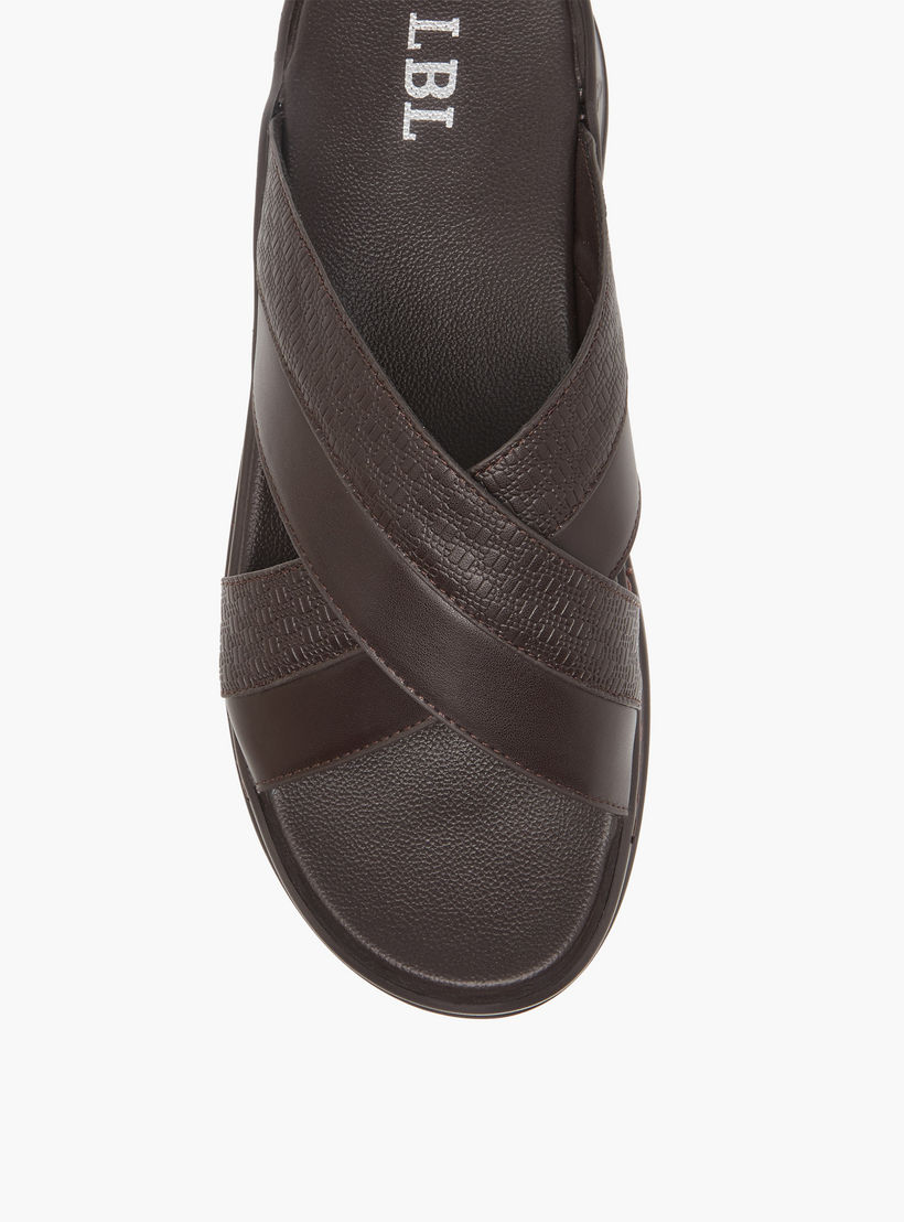 صندل عربي مريح سهل الارتداء بارز الملمس بحزام متقاطع من إل بي إل من شو إكسبريس-men-shoes-sandals-image-3