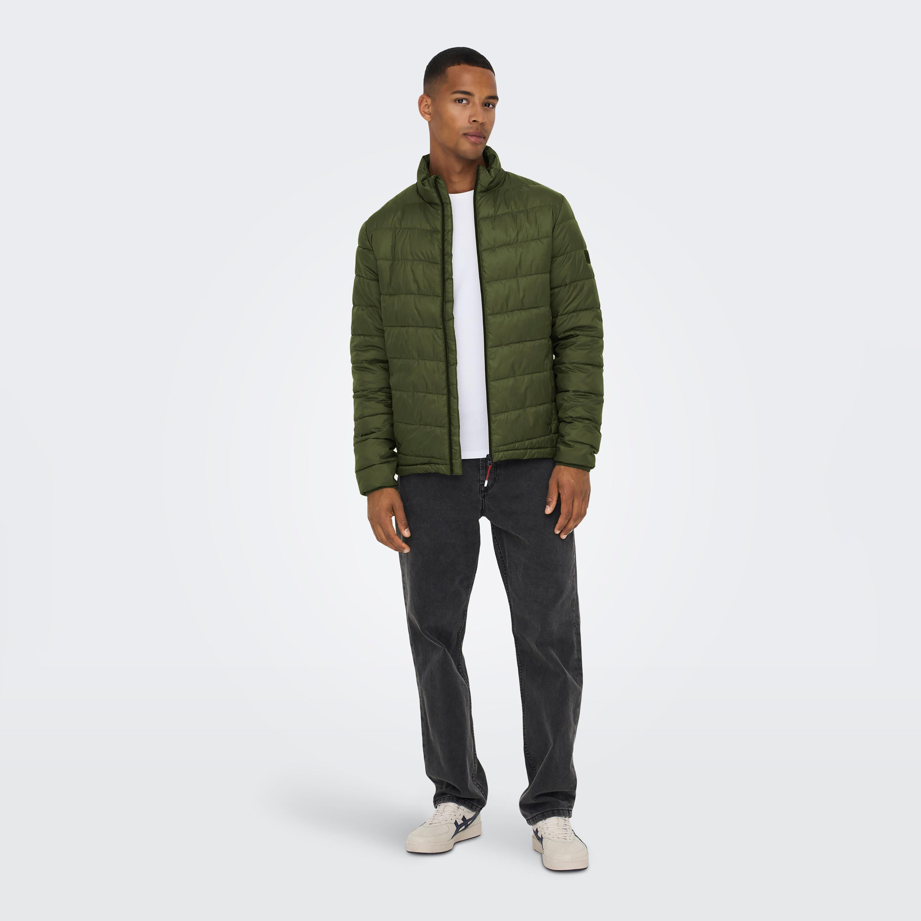 جاكيت اونلي آند سونز مع منفوخ ذو مبطن-men-clothing-jacketsandblazers-jackets-image-1