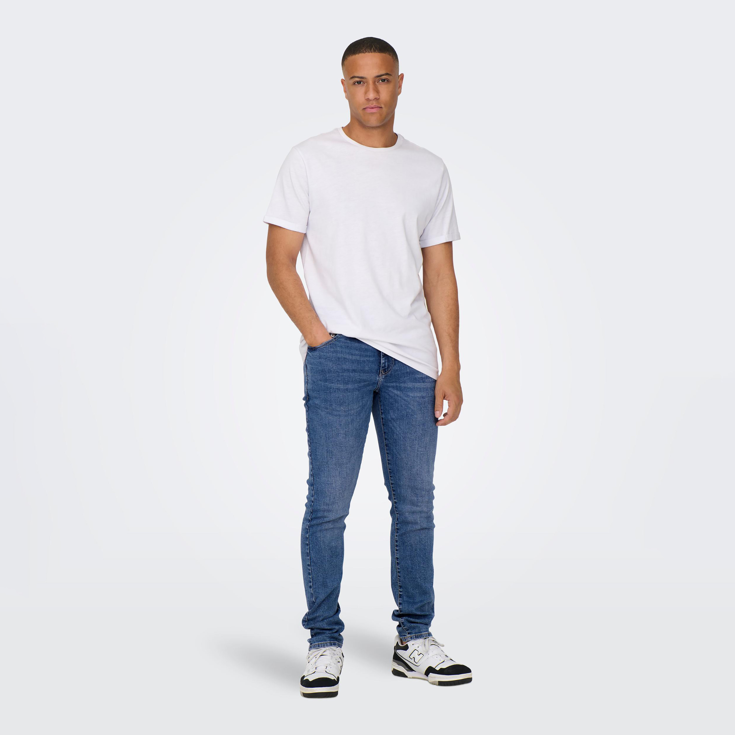 بنطال جينز من اونلي آند سونز بلون ازرق ذو سلیم فت وجيب متوسط الارتفاع-men-clothing-bottoms-jeans-image-5
