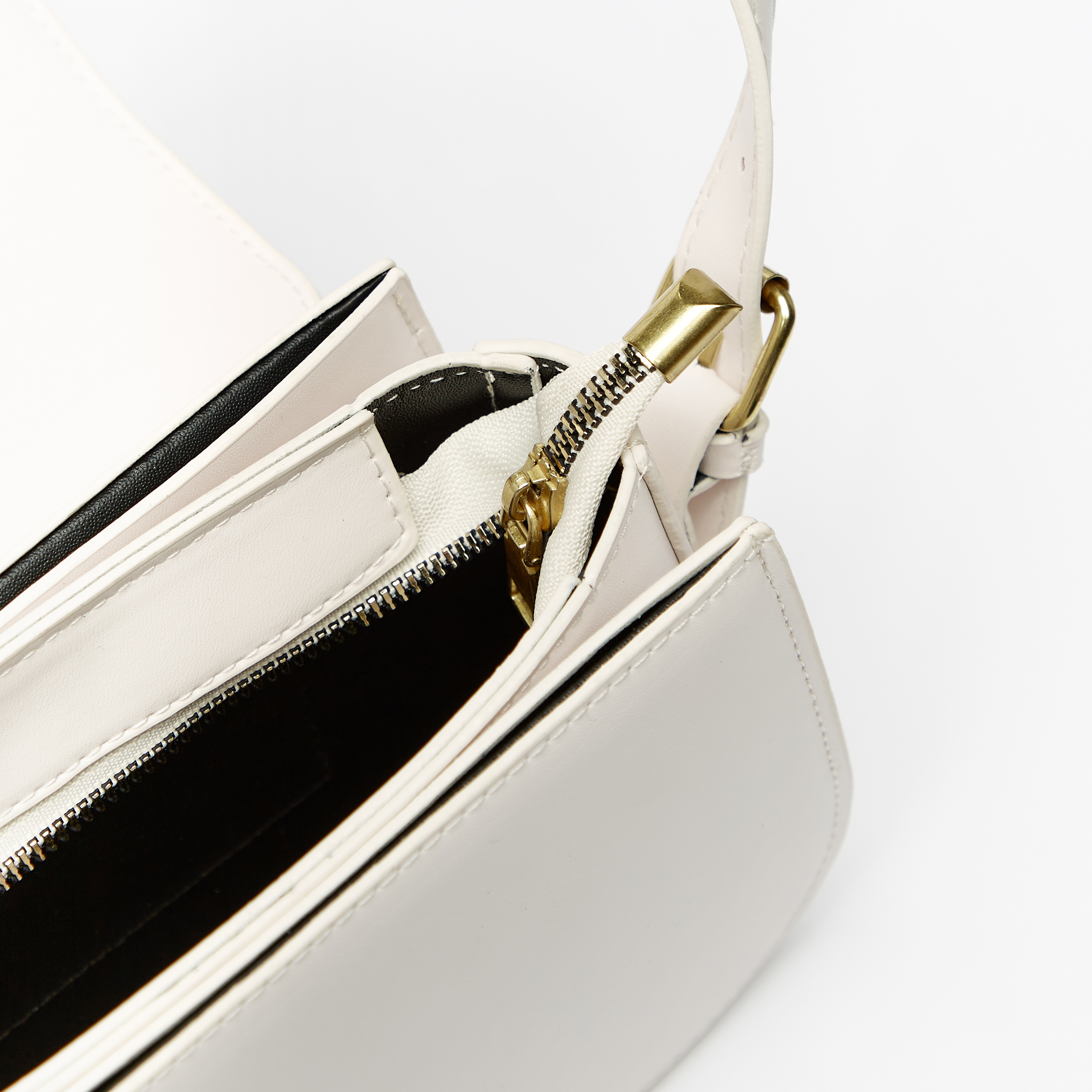 شنطة كروس بودي سادة بطية إغلاق-women-bagsandwallets-handbags-image-5