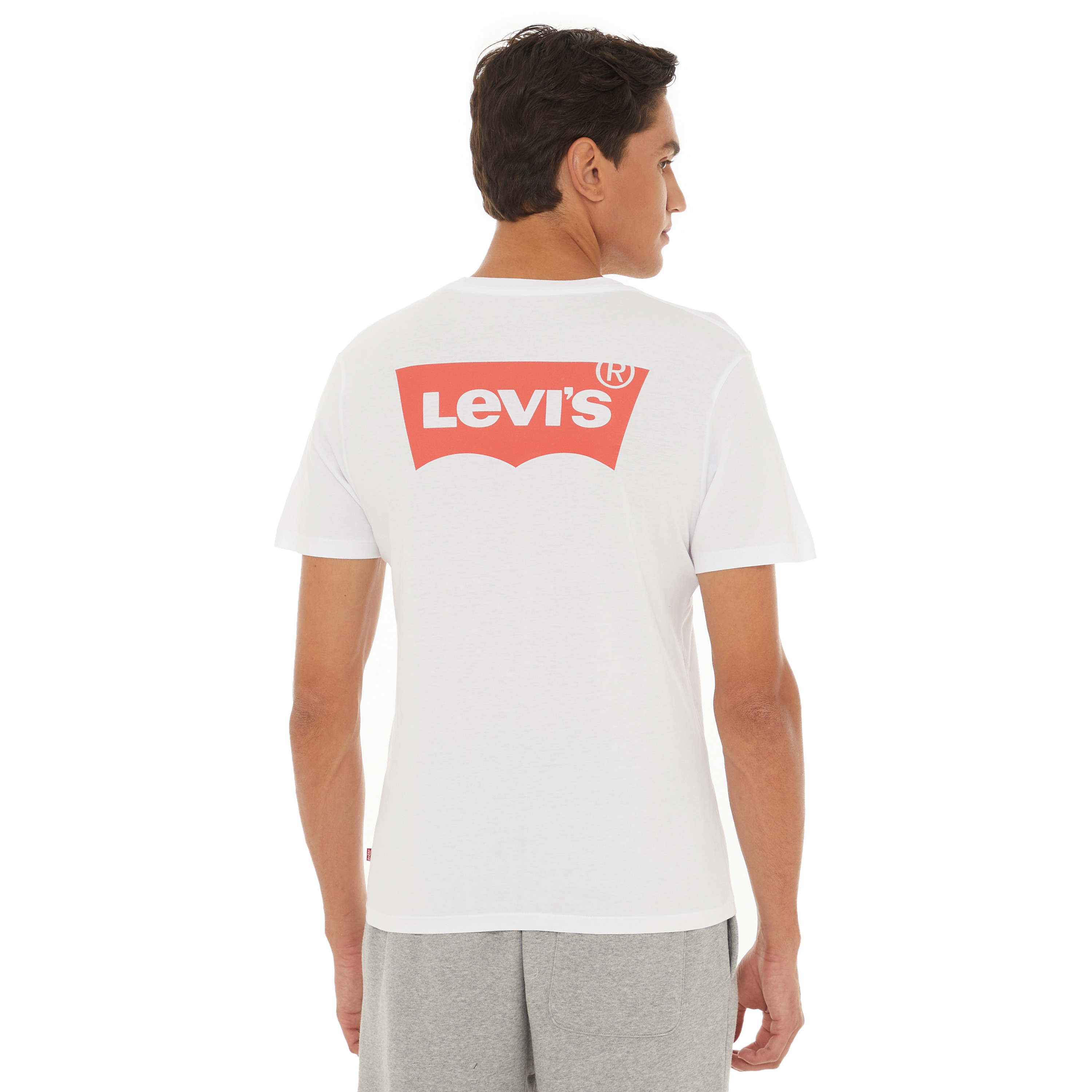 تي شيرت رجالي بأكمام قصيرة ورقبة دائرية وشعار من ليفايس-men-clothing-tshirtsandpolos-tshirts-image-2