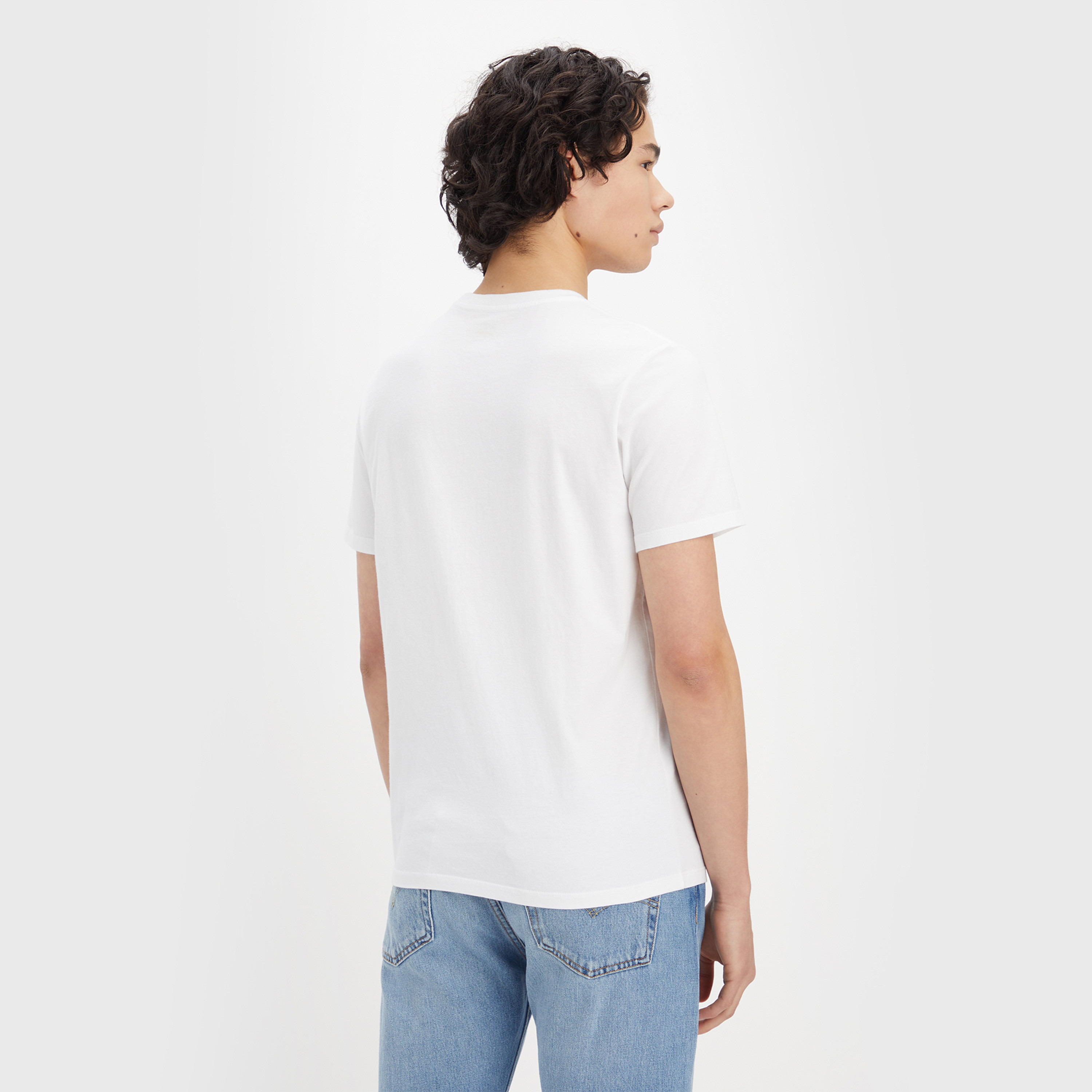 تيشيرت ليفايز بأكمام قصيرة وياقة دائرية مع شعار-men-clothing-tshirtsandpolos-tshirts-image-4