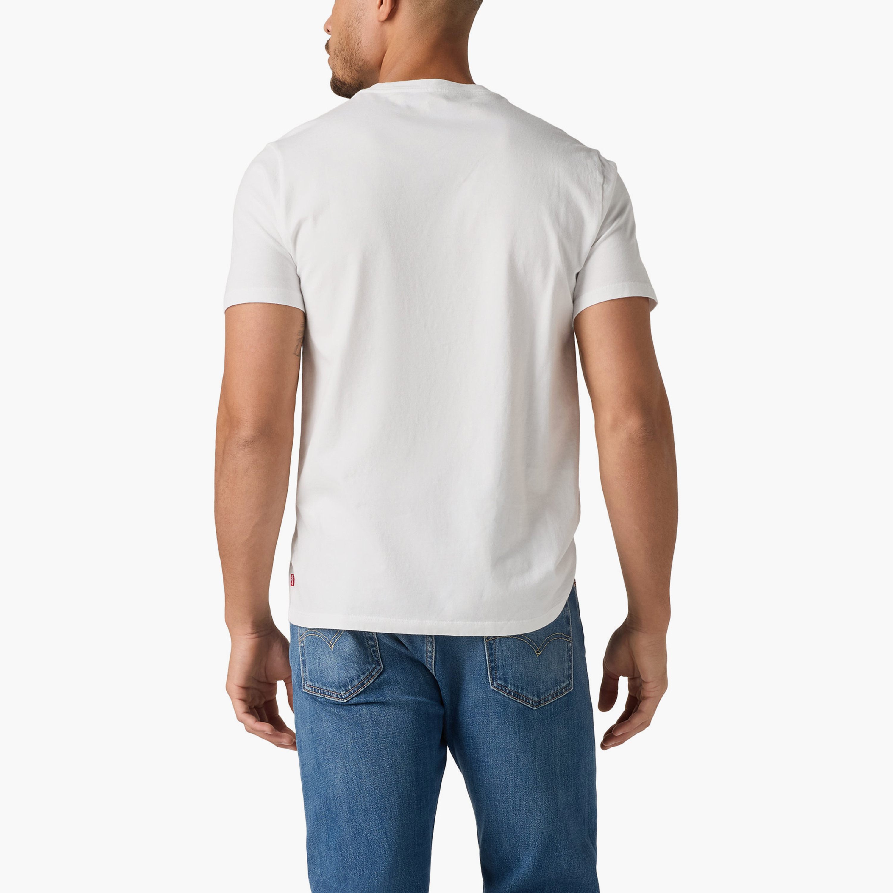 تي شيرت رجالي بأكمام قصيرة وياقة دائرية وشعار من ليفايس-men-clothing-tshirtsandpolos-tshirts-image-7