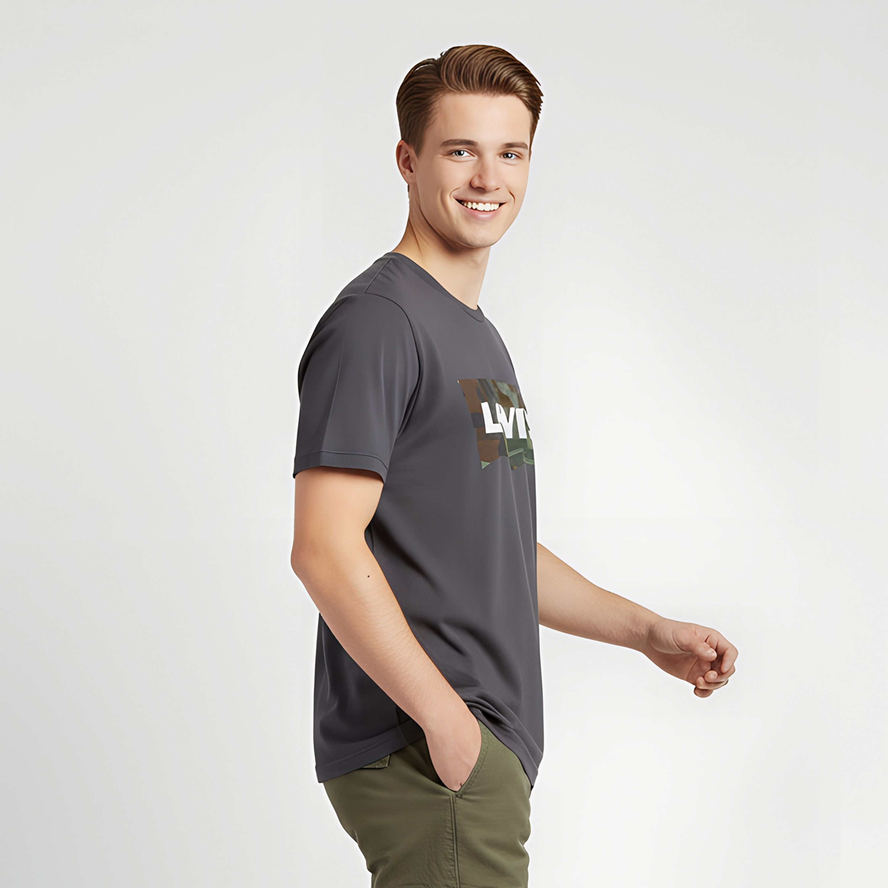 تيشيرت رجالي بأكمام قصيرة وياقة دائرية بطبعة مموهة جرافيك من ليفايس.-men-clothing-tshirtsandpolos-tshirts-image-3