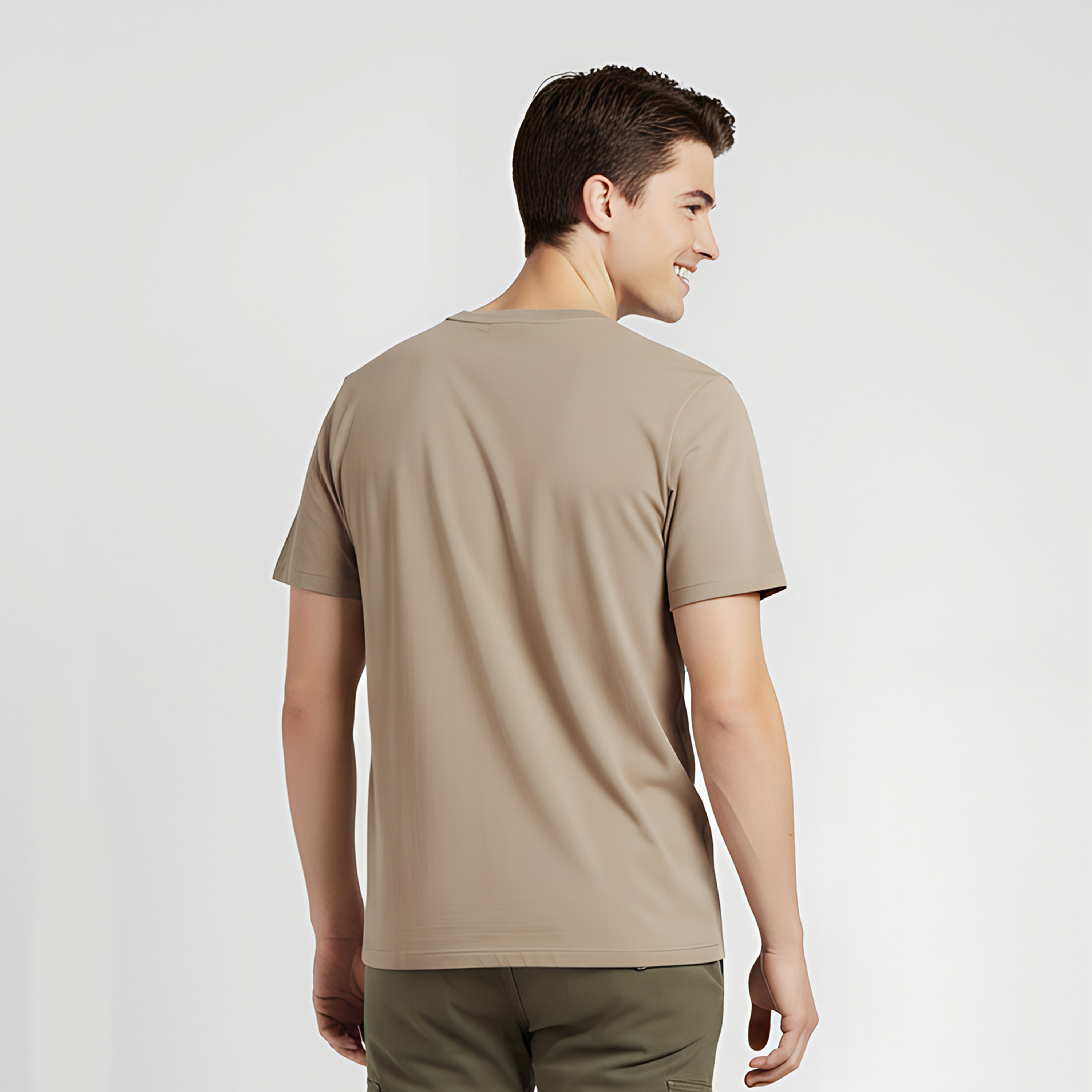 تي شيرت رجالي بأكمام قصيرة ورقبة دائرية وطبعة جرافيكية من ليفايس-men-clothing-tshirtsandpolos-tshirts-image-4