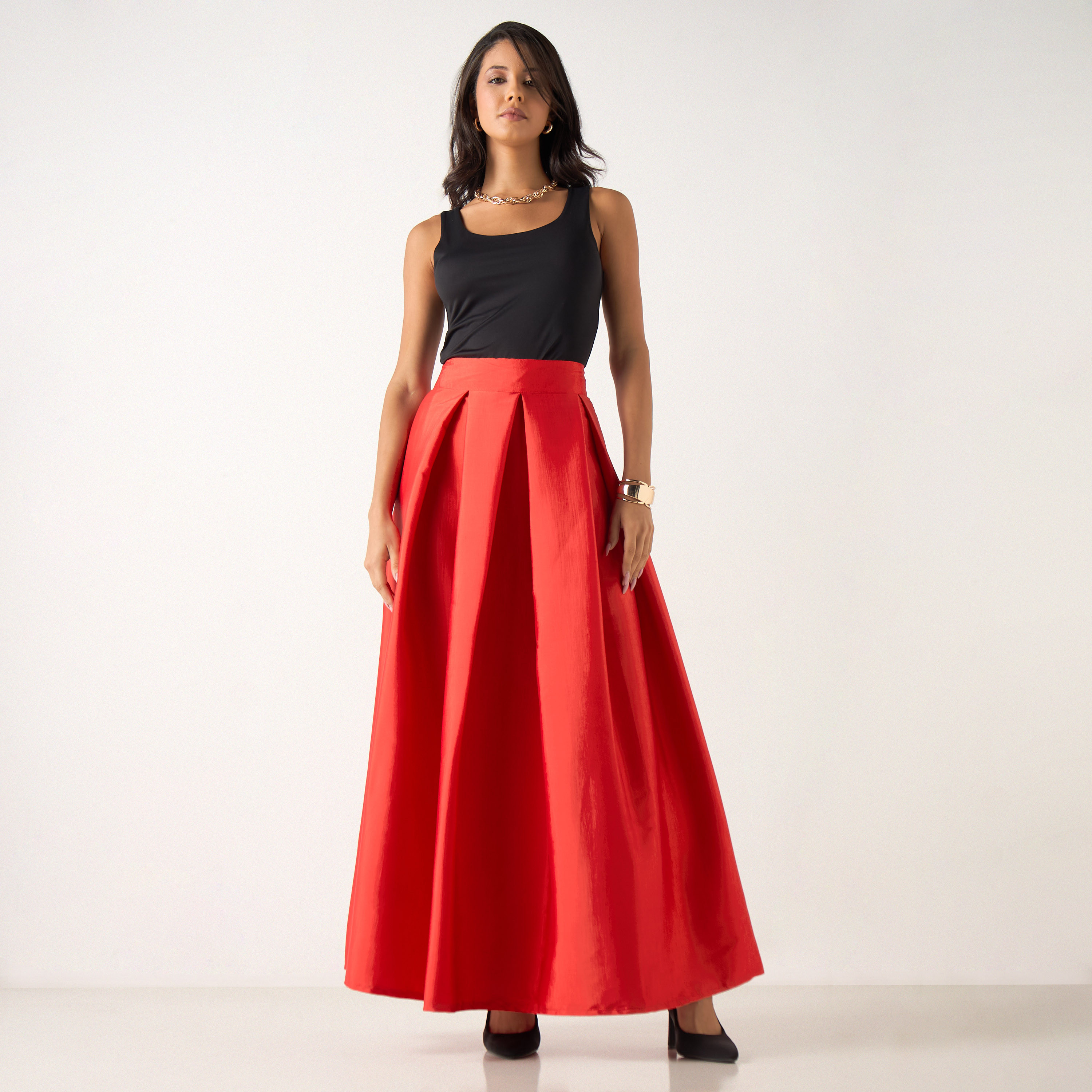 تنورة طويلة سادة بتفاصيل مطوية من جولدن أبل-women-clothing-bottoms-skirts-image-2