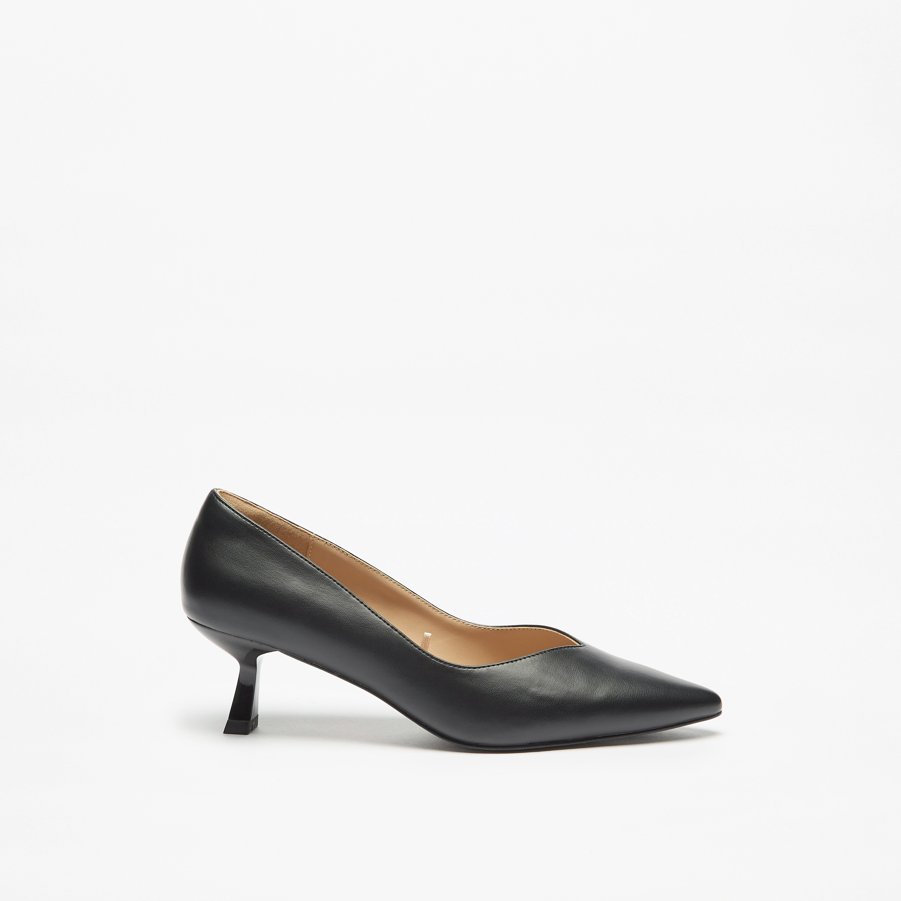 حذاء كلاسيكي سادة سهل الارتداء بكعب صغير من فلورا بيلا-women-shoes-heels-image-3