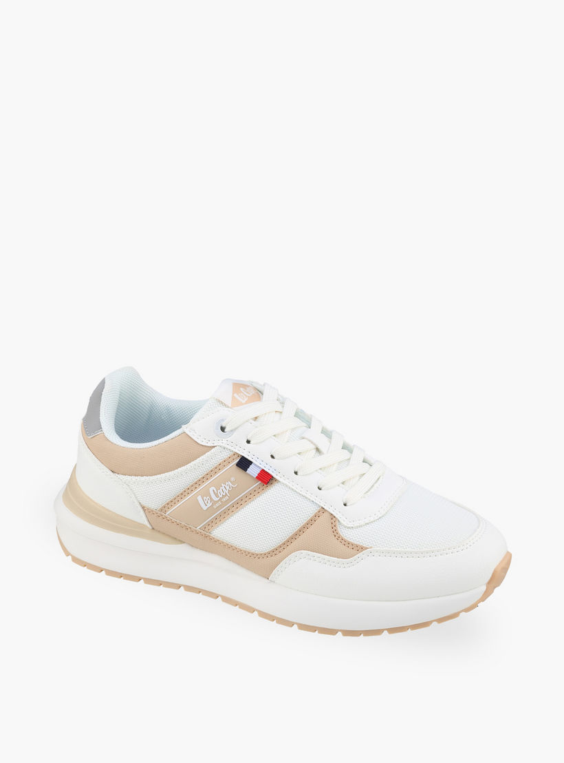حذاء سنيكرز نسائي برباط عصري ومريح من لي كوبر-women-shoes-sneakers-image-2