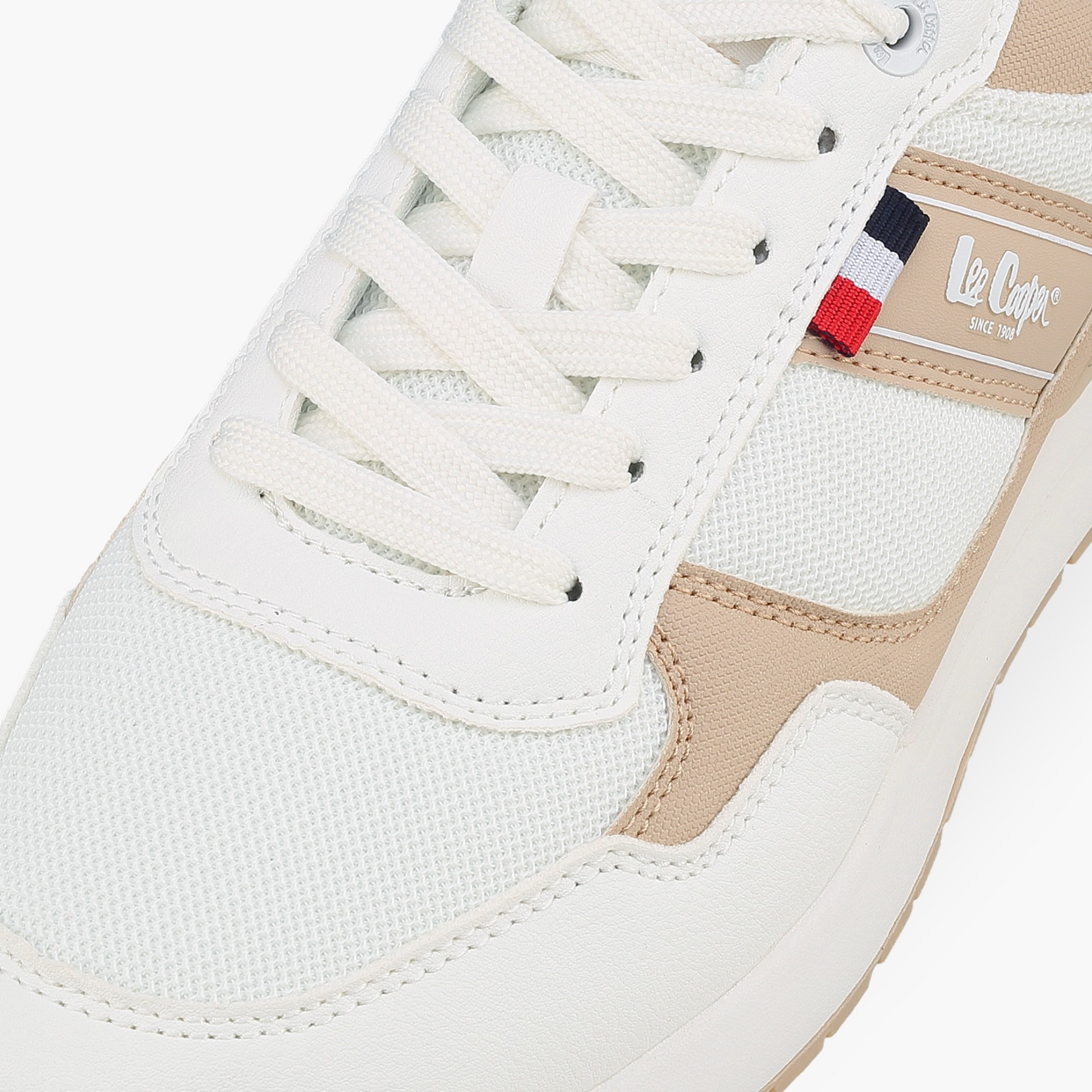 حذاء سنيكرز نسائي برباط عصري ومريح من لي كوبر-women-shoes-sneakers-image-4