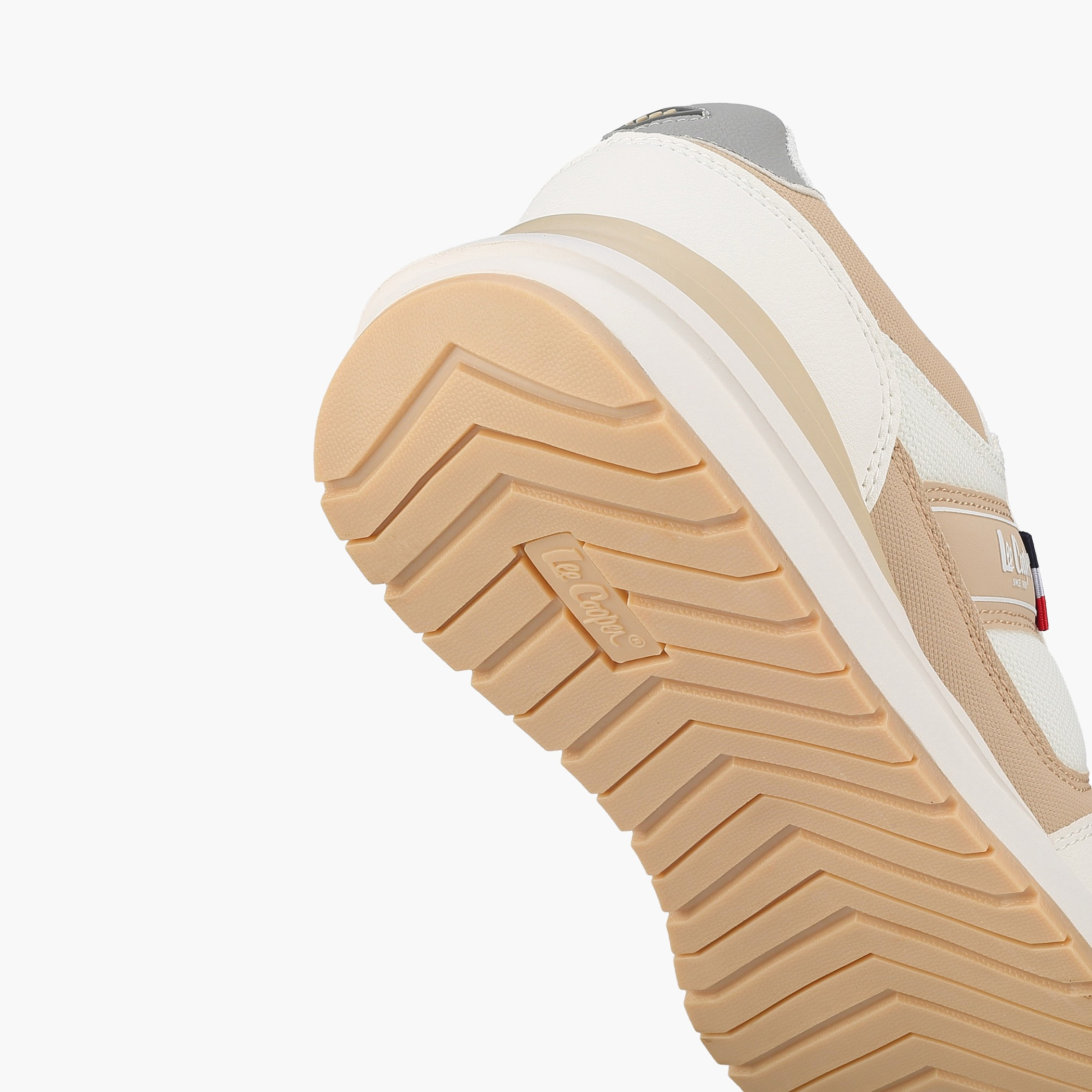 حذاء سنيكرز نسائي برباط عصري ومريح من لي كوبر-women-shoes-sneakers-image-5
