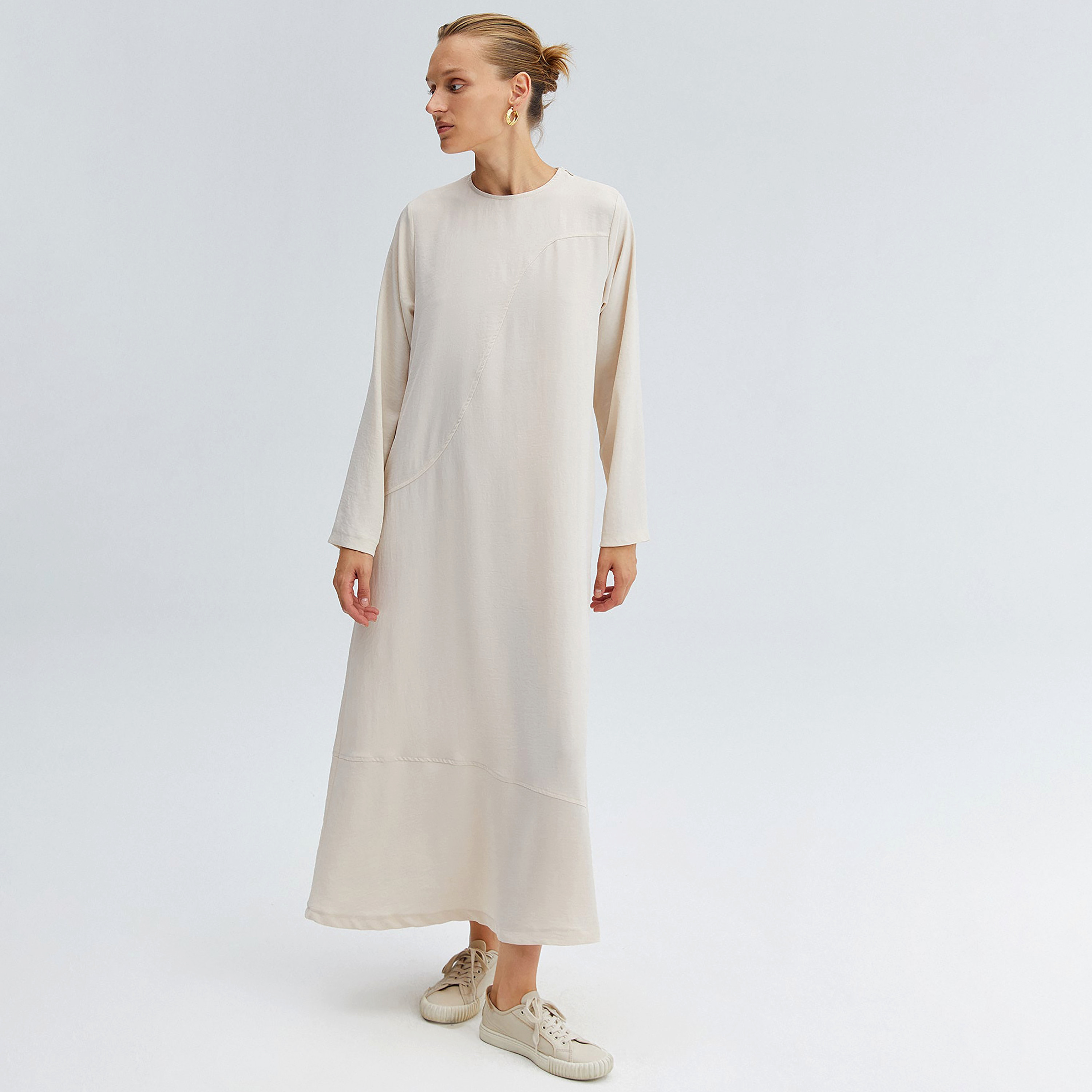 Touche Prive Plain Round Neck A-Line Maxi Dress-women-clothing-dresses-image-1