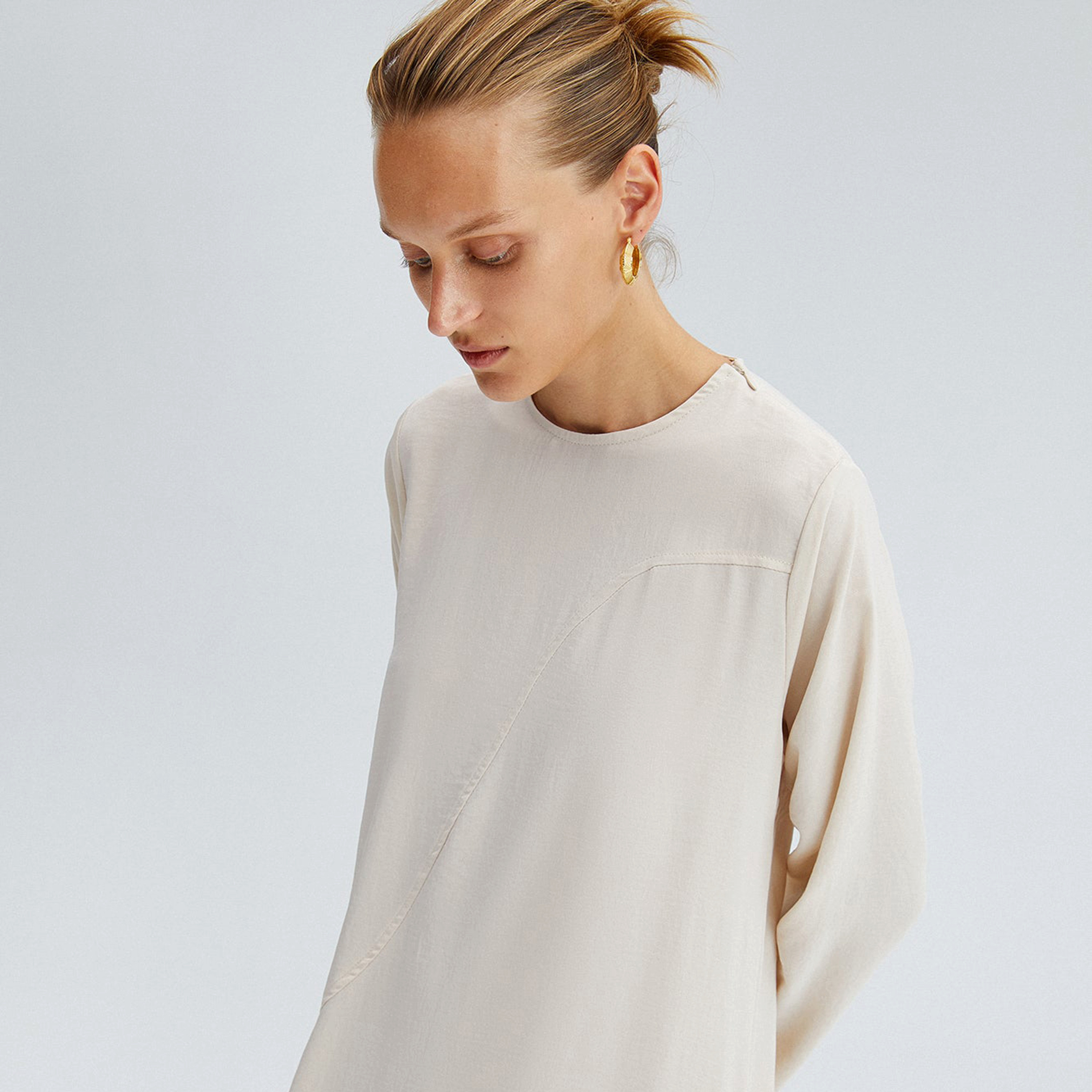 Touche Prive Plain Round Neck A-Line Maxi Dress-women-clothing-dresses-image-3