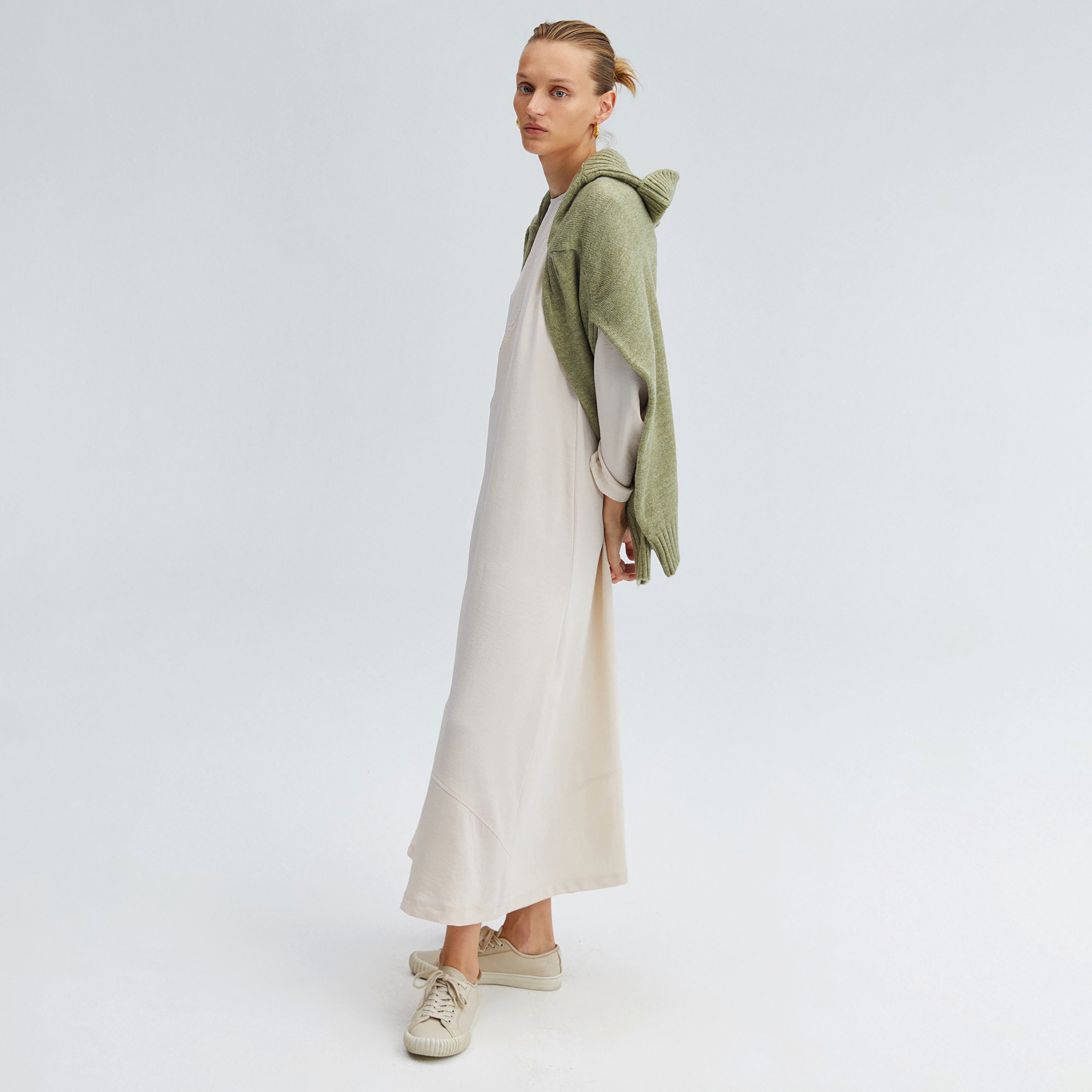 Touche Prive Plain Round Neck A-Line Maxi Dress-women-clothing-dresses-image-5