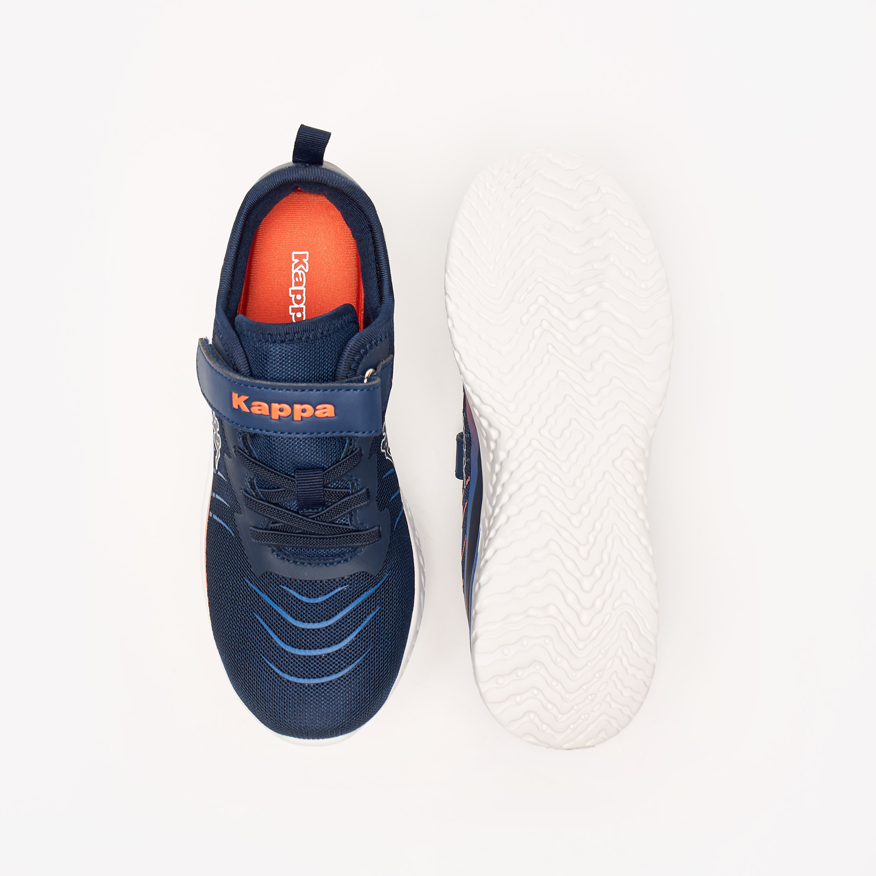 حذاء رياضي بشريط إغلاق لاصق وتفاصيل شعار للأولاد من كابا-sports-boys-shoes-image-4