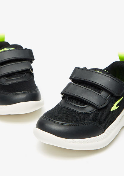 Dash Textured Sneakers with Hook and Loop Closure-Boy%27s Sports Shoes-image-4