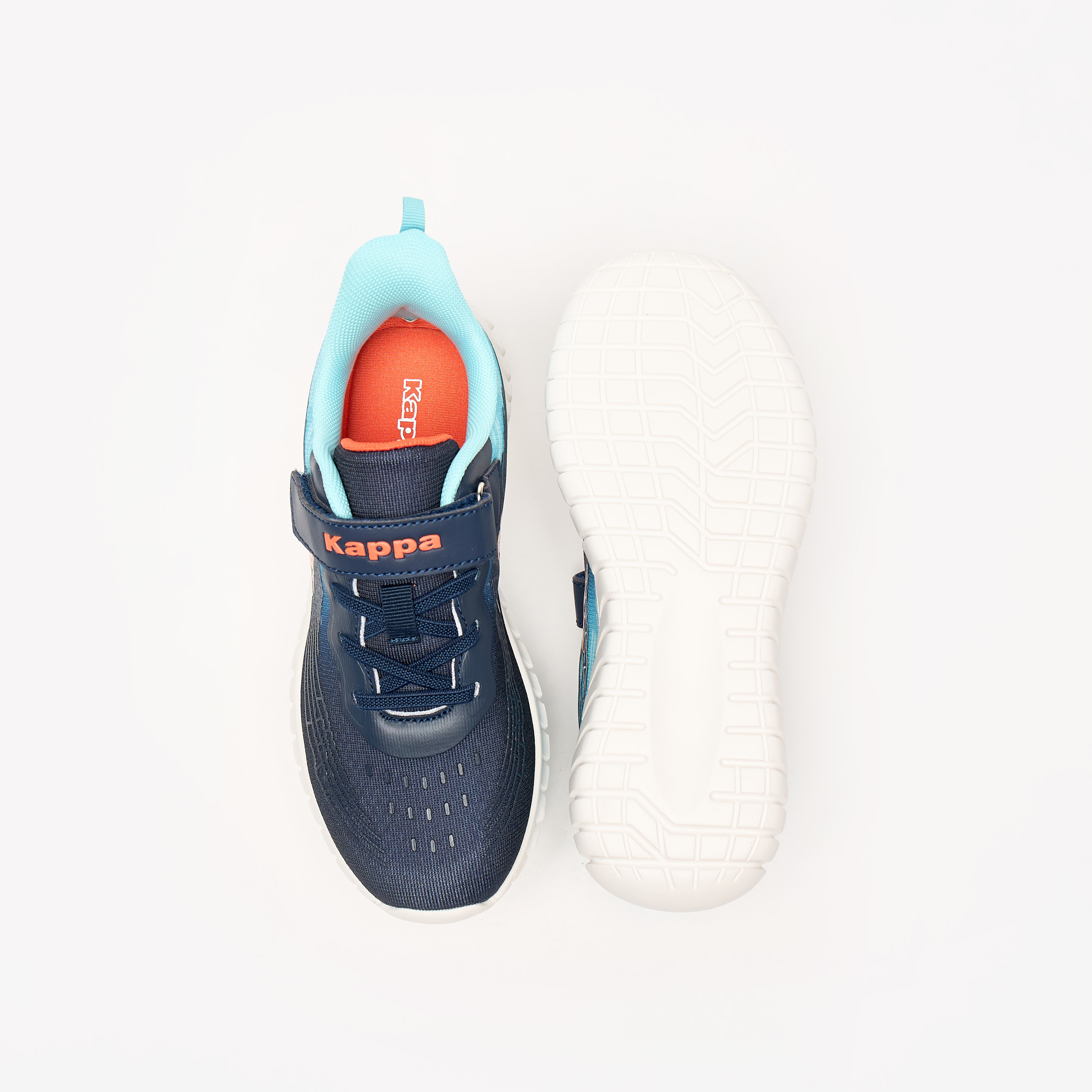 حذاء رياضي بشريط إغلاق لاصق وتفاصيل شعار للأولاد من كابا-sports-boys-shoes-image-14