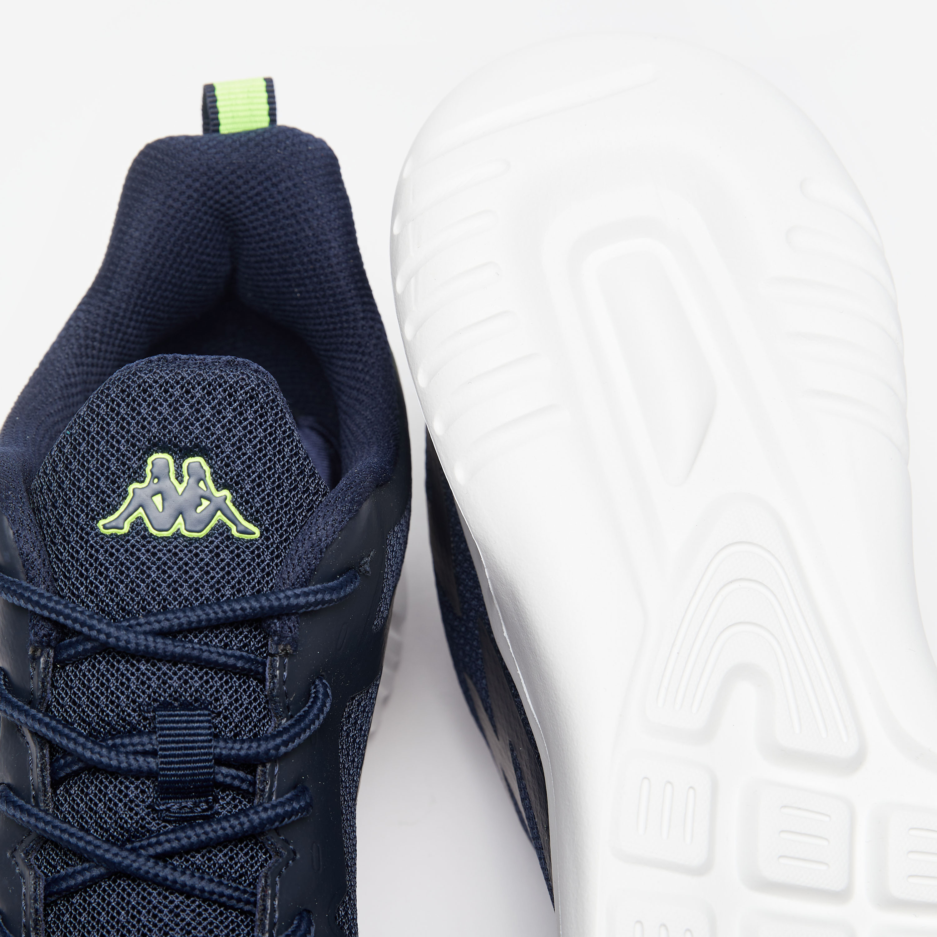 حذاء رياضي بارز الملمس برباط وبطانة للرجال من كابا-sports-men-shoes-image-6