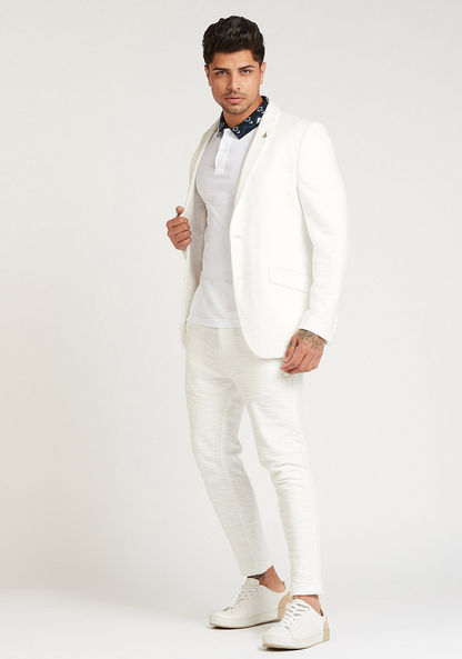 Iconic Textured Blazer with Notched Lapel and Long Sleeves