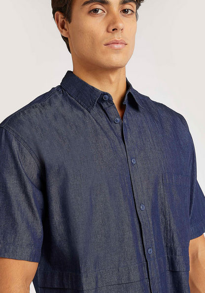 Iconic Solid Slim Fit Shirt with Short Sleeves