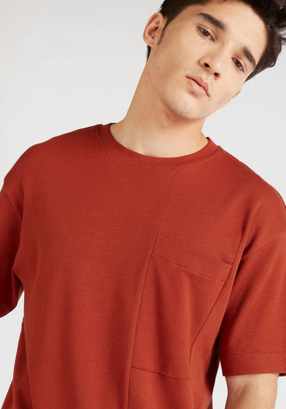 Iconic Solid T-shirt with Crew Neck and Chest Pocket