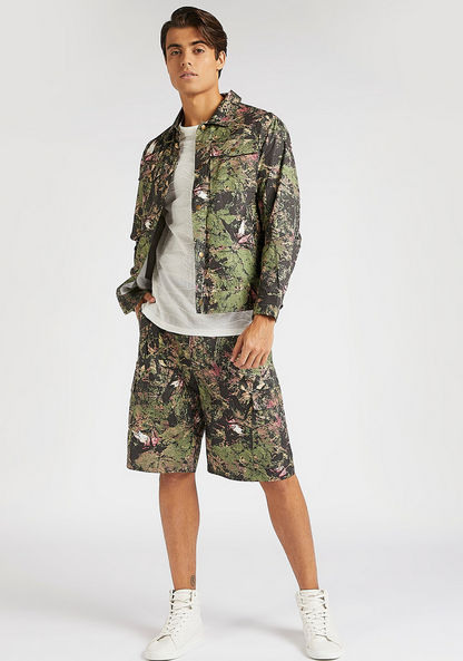 Iconic Printed Mid-Rise Shorts with Flap Pockets