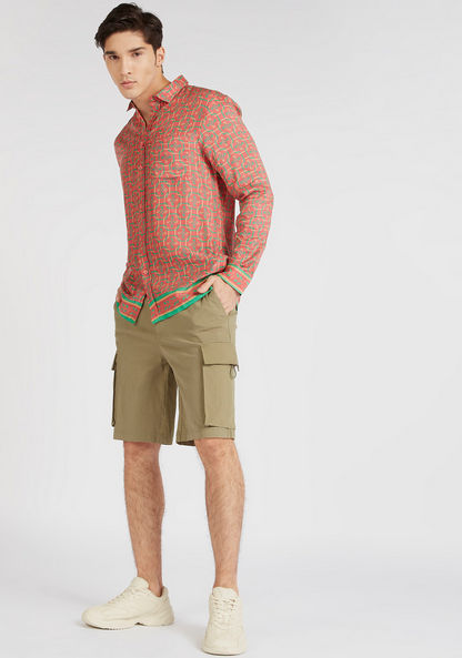 Textured Cargo Shorts with Pockets