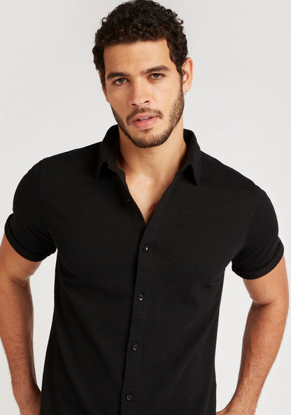 Iconic Textured Shirt with Short Sleeves