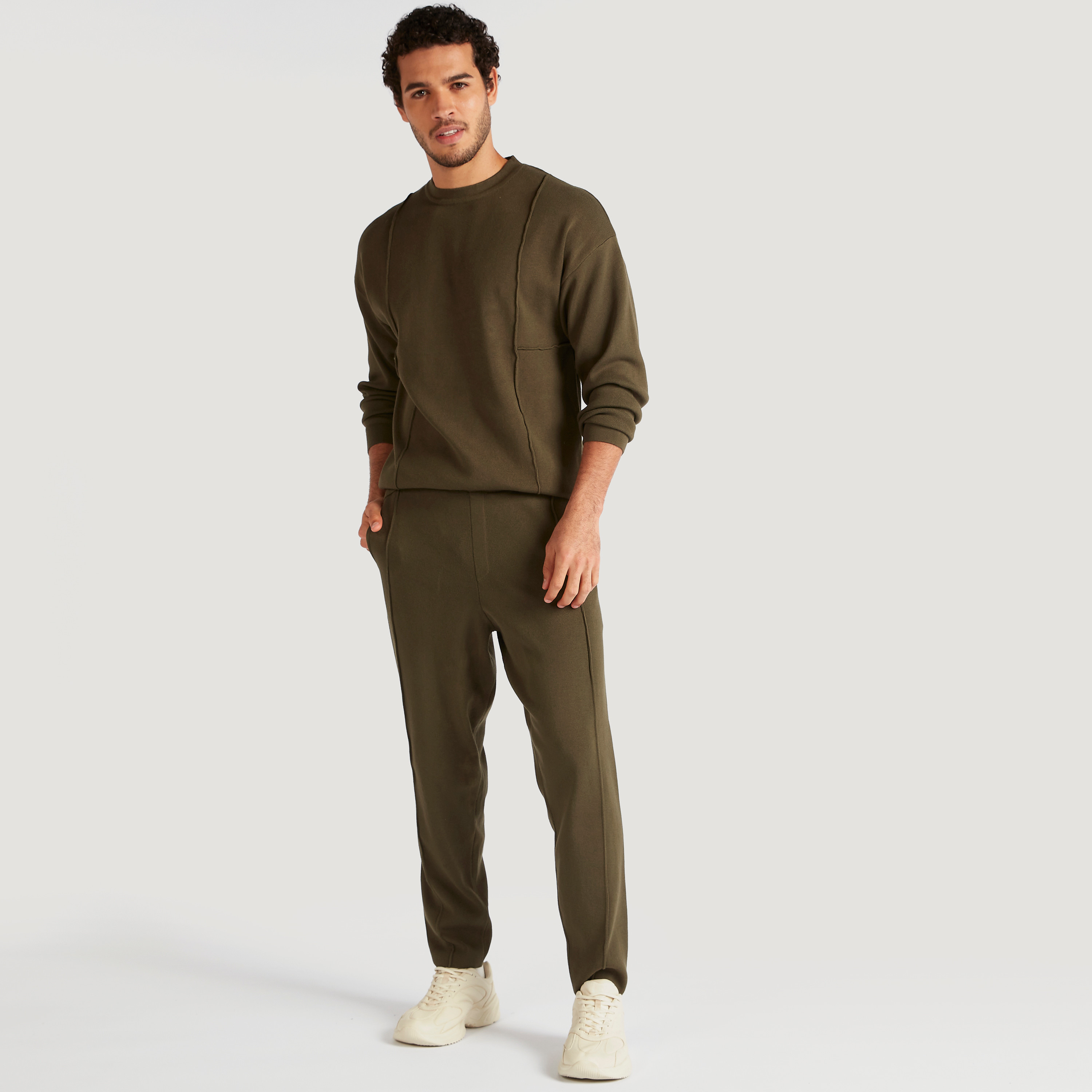 بنطلون بارز الملمس بخصر مرن وجيوب من آيكونيك-men-clothing-bottoms-joggers-image-5