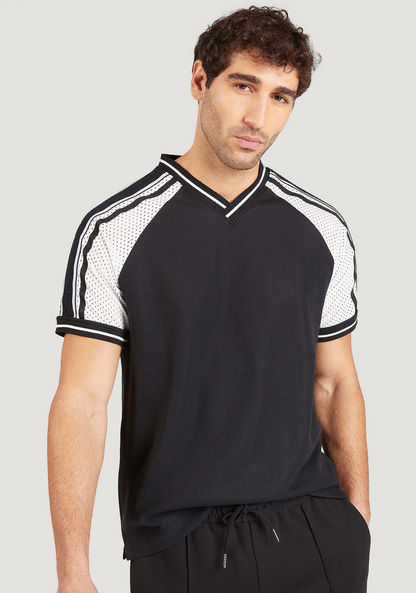 Iconic Solid T-shirt with V-neck and Raglan Sleeves-T Shirts-image-0