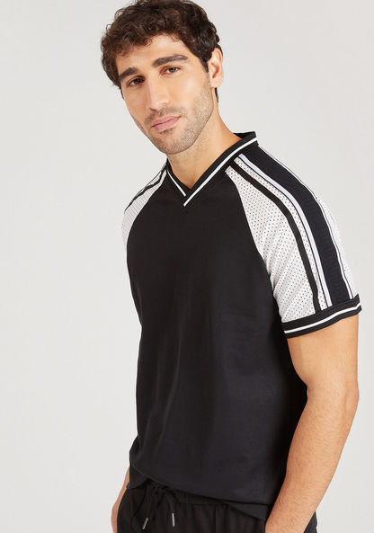 Iconic Solid T-shirt with V-neck and Raglan Sleeves-T Shirts-image-4
