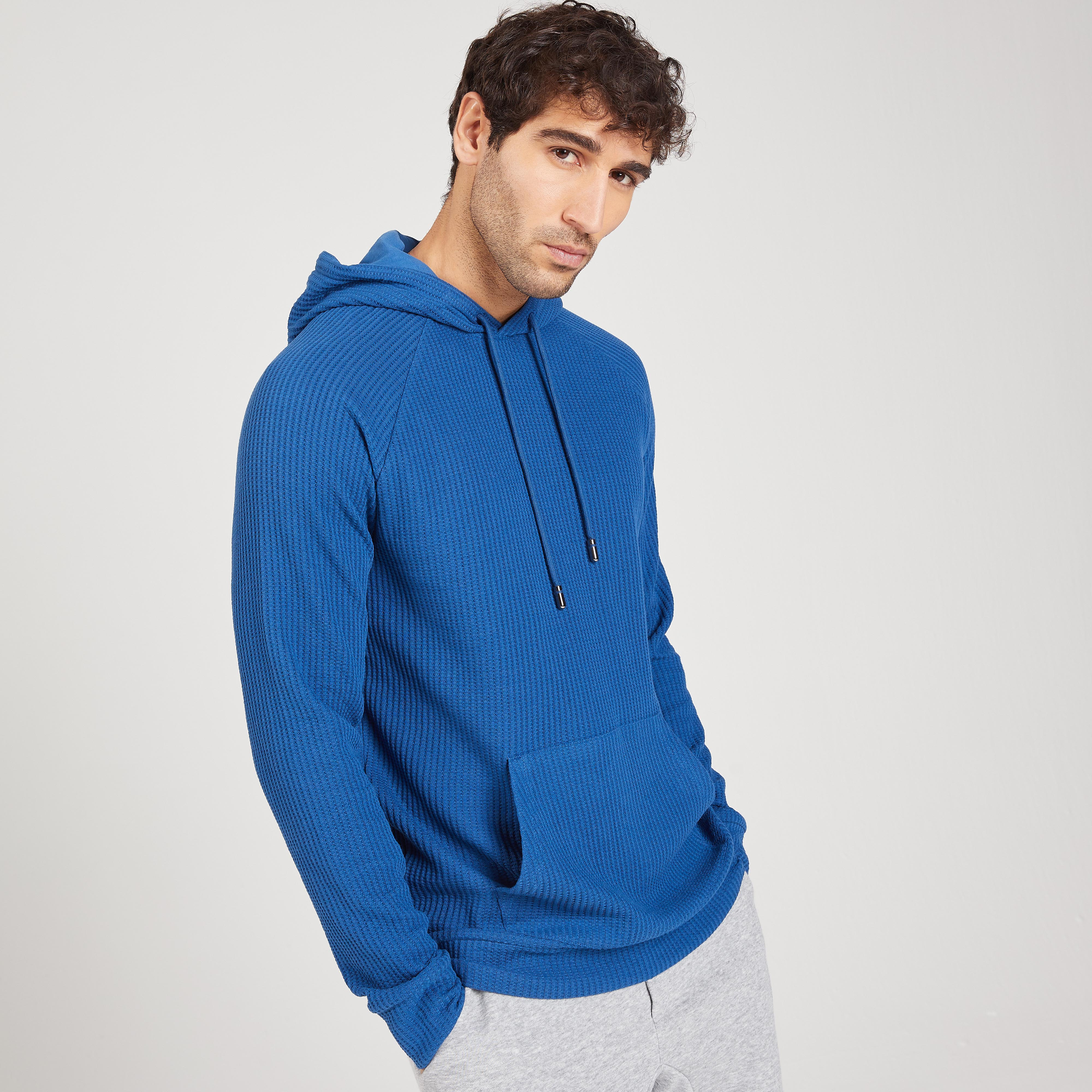 سويت شيرت بارز الملمس بقبعة وأكمام طويلة من آيكونك-men-winterwear-hoodiesandsweatshirts-image-7
