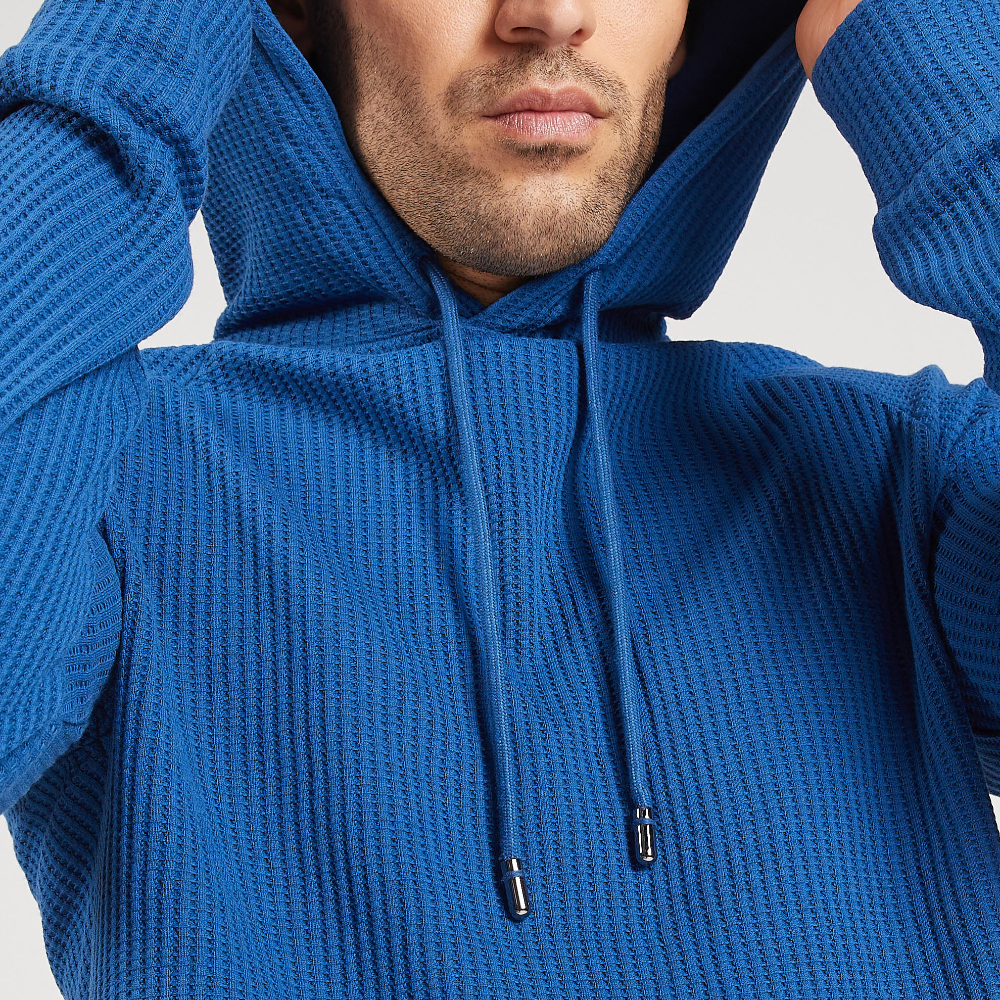 سويت شيرت بارز الملمس بقبعة وأكمام طويلة من آيكونك-men-winterwear-hoodiesandsweatshirts-image-9