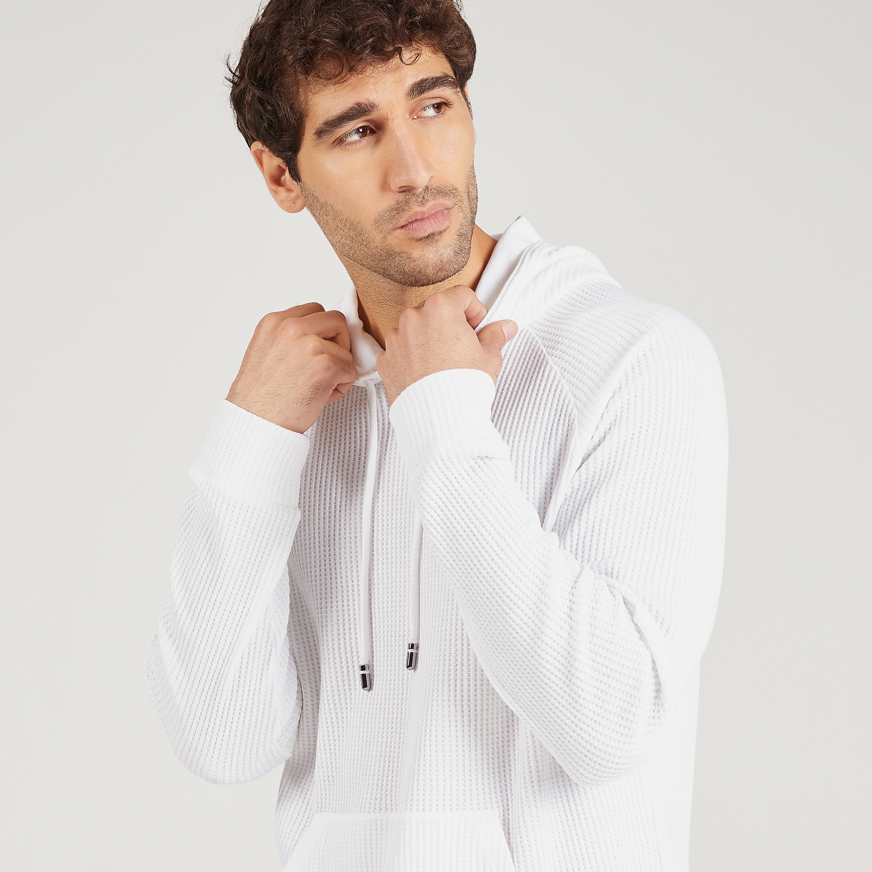 سويت شيرت بارز الملمس بقبعة وأكمام طويلة من آيكونك-men-winterwear-hoodiesandsweatshirts-image-12