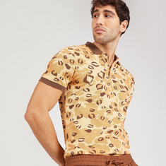 Iconic Animal Print Polo T-shirt with Short Sleeves and Button Closure