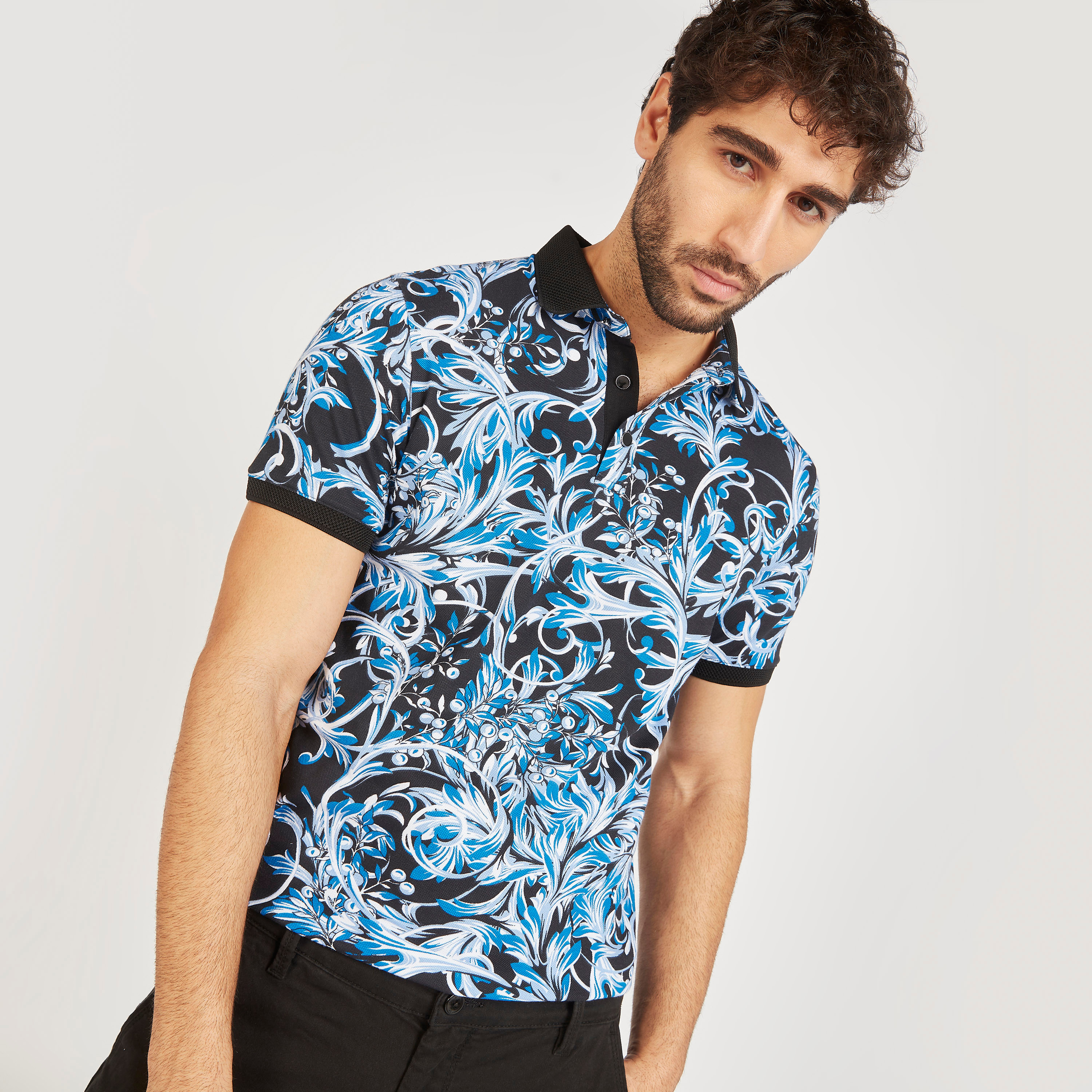 تيشيرت بولو بأكمام قصيرة وطبعات من آيكونيك-men-clothing-tshirtsandpolos-polos-image-5