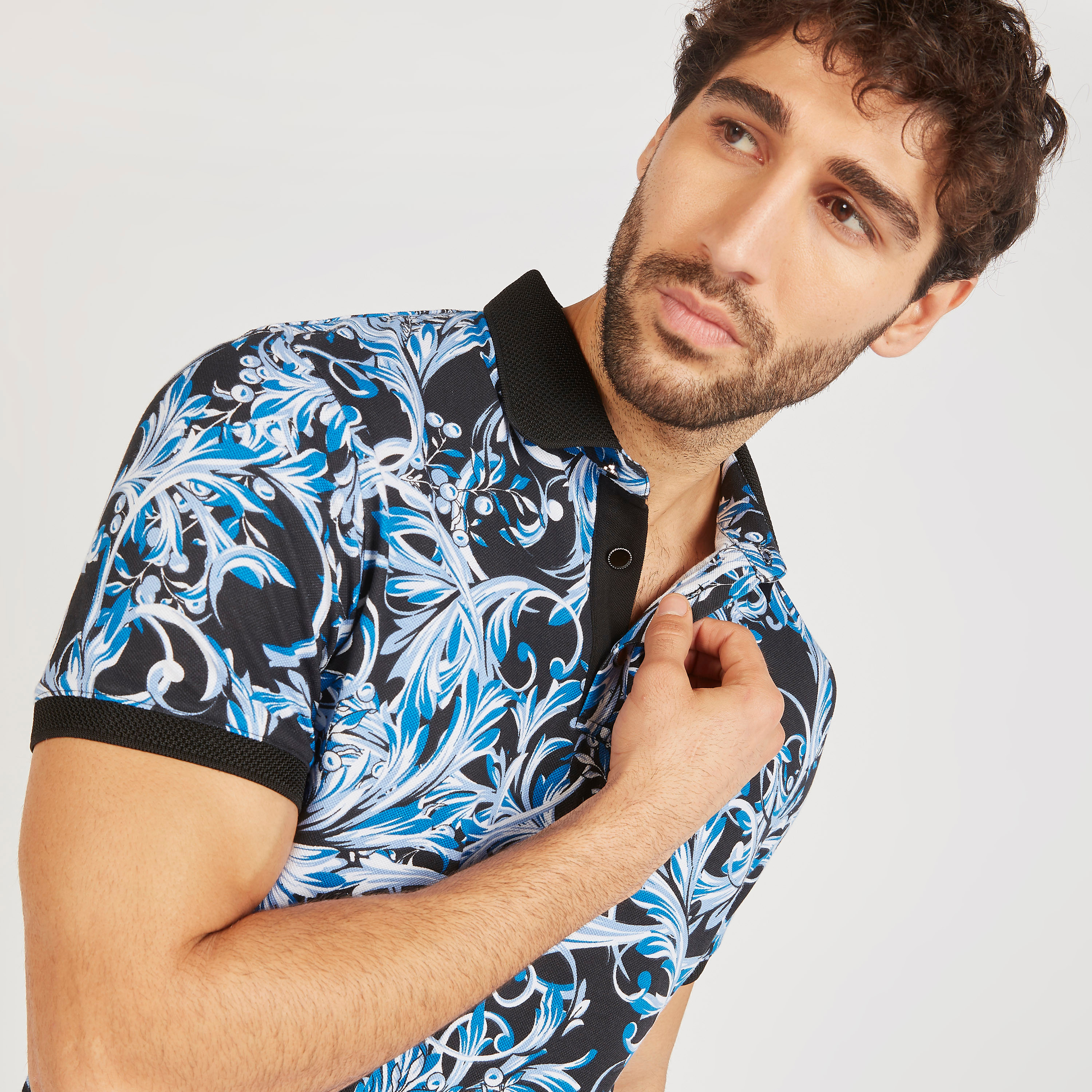 تيشيرت بولو بأكمام قصيرة وطبعات من آيكونيك-men-clothing-tshirtsandpolos-polos-image-7