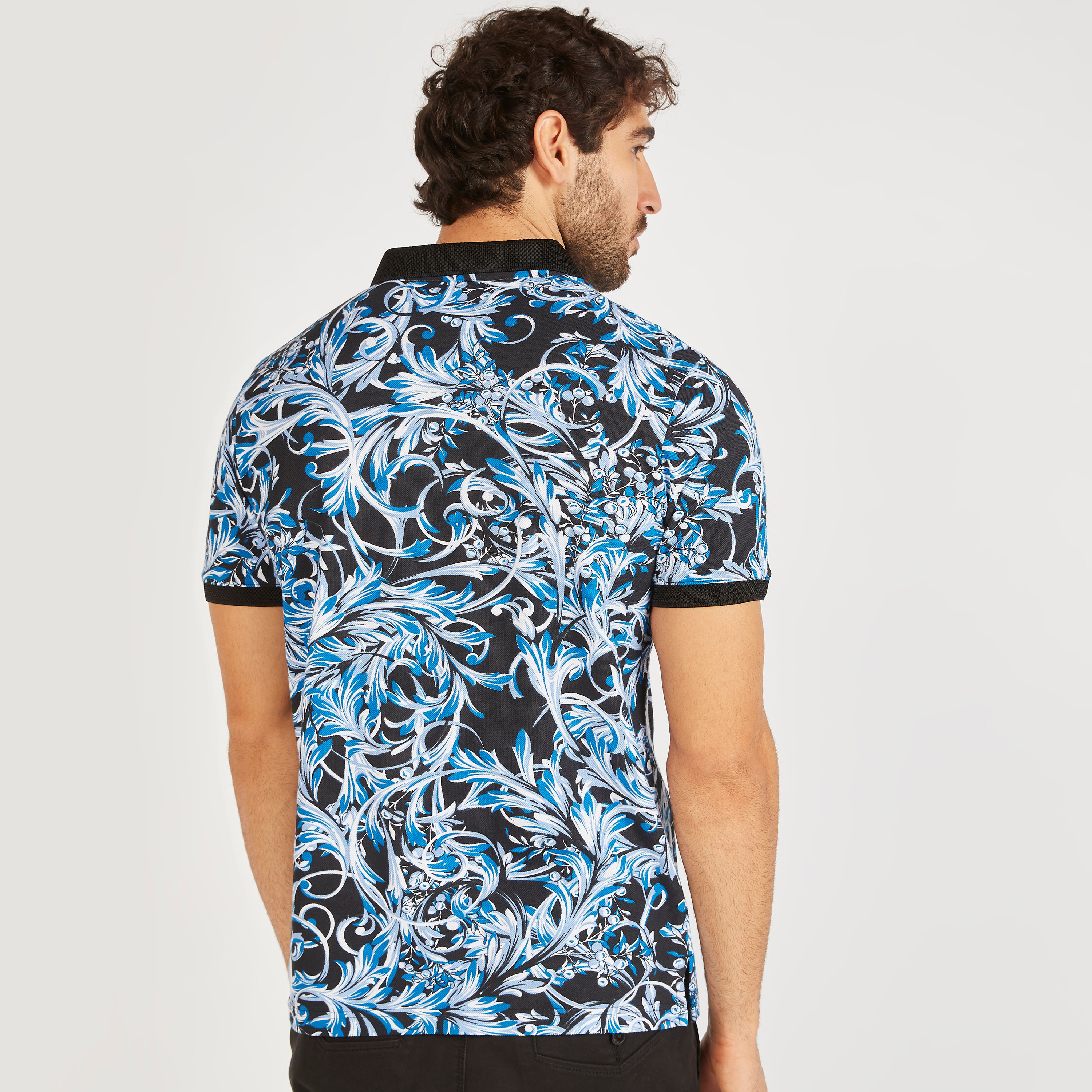 تيشيرت بولو بأكمام قصيرة وطبعات من آيكونيك-men-clothing-tshirtsandpolos-polos-image-8
