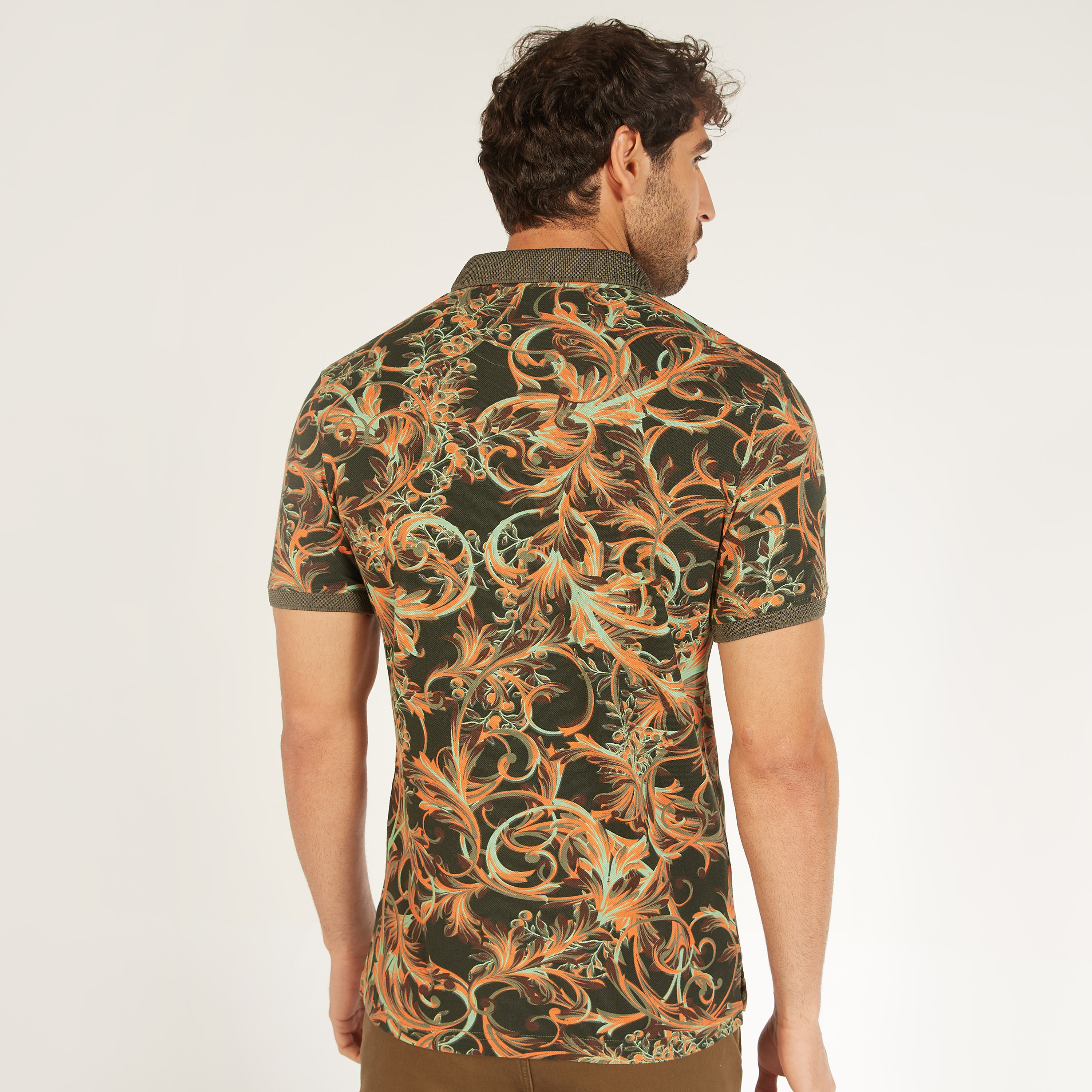 تيشيرت بولو بأكمام قصيرة وطبعات من آيكونيك-men-clothing-tshirtsandpolos-polos-image-4