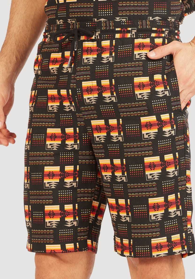 Iconic Printed Shorts with Drawstring Closure and Pockets-Shorts-image-2