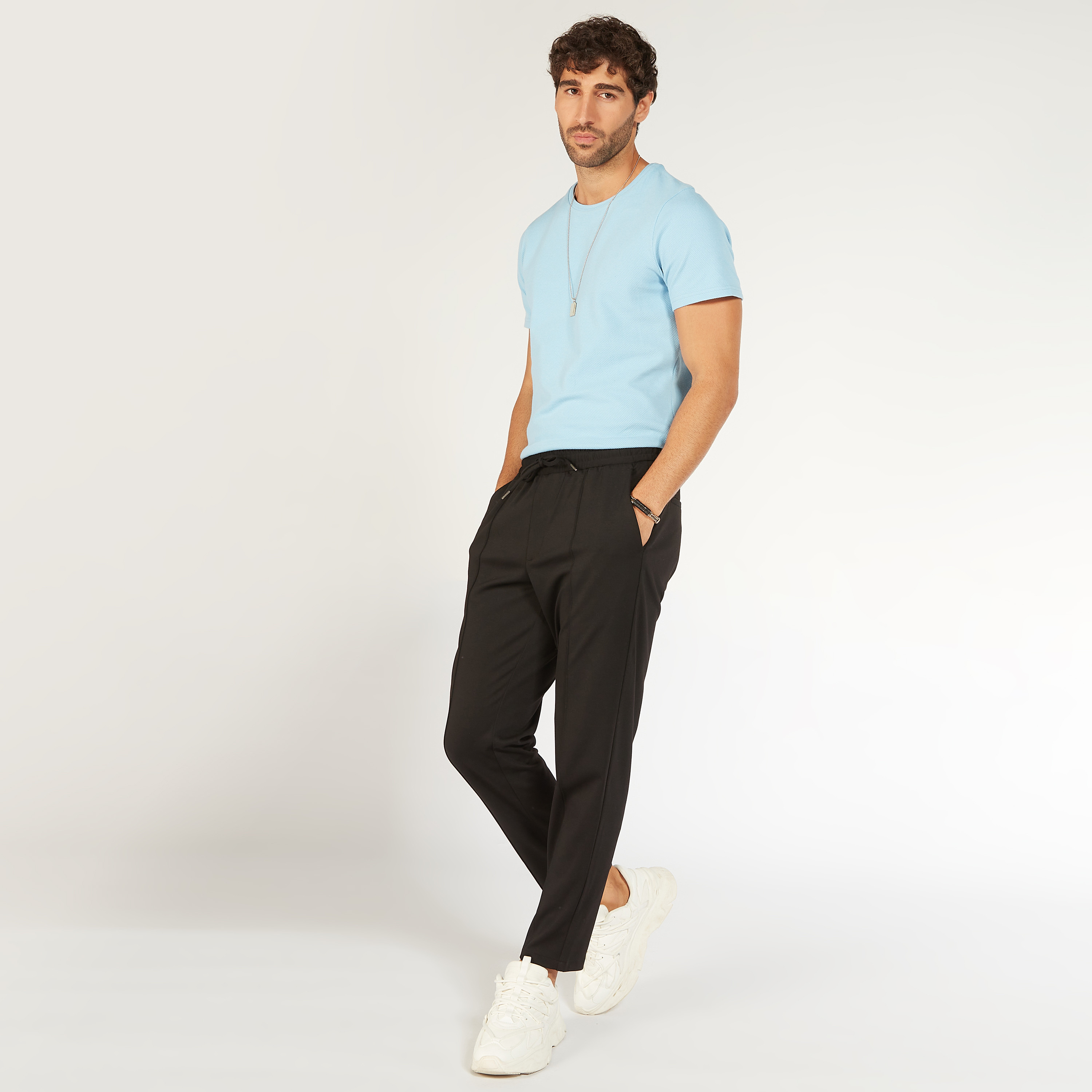 تيشيرت بارز الملمس بياقة ضيّقة وأكمام قصيرة من آيكونيك-men-clothing-tshirtsandpolos-tshirts-image-8