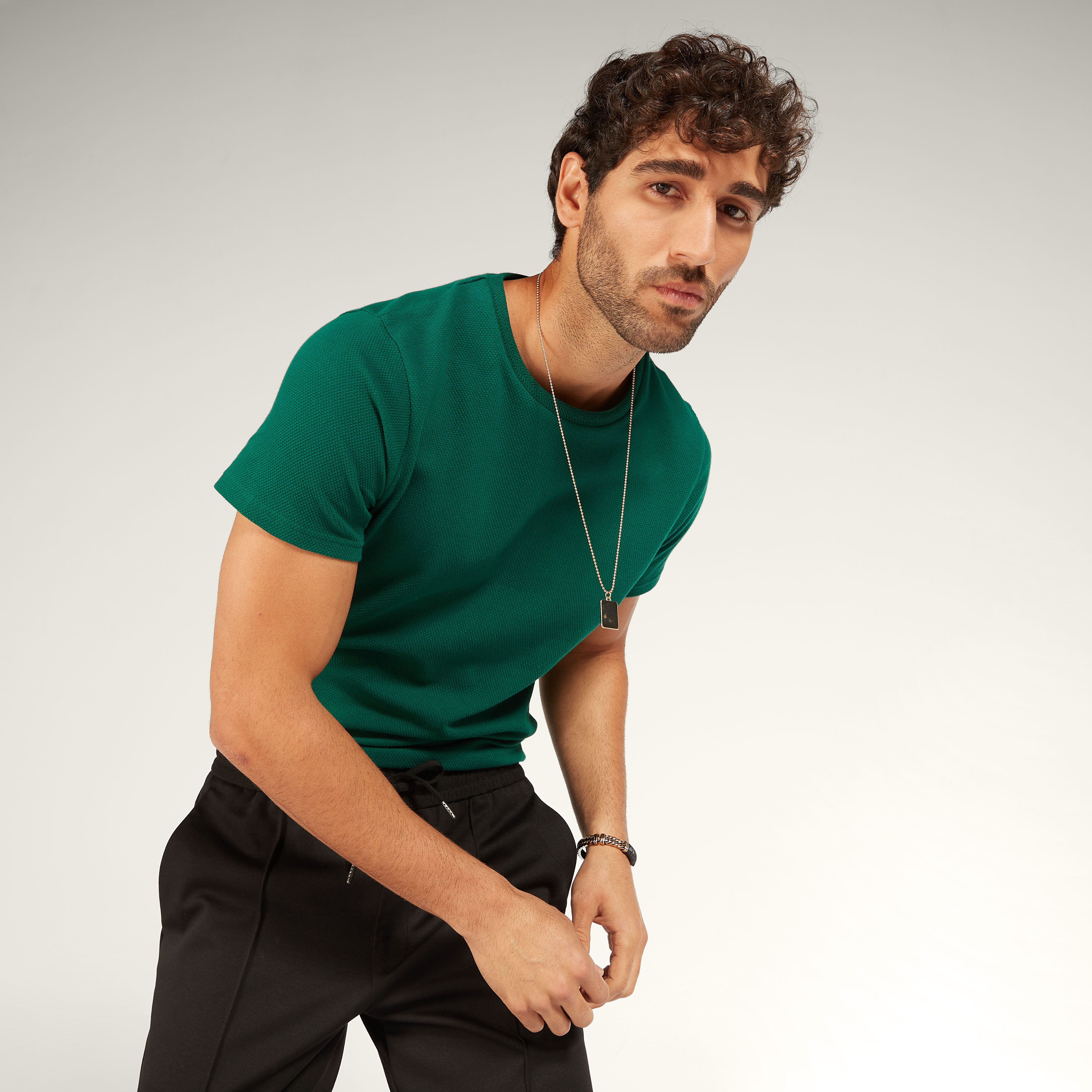 تيشيرت بارز الملمس بياقة ضيّقة وأكمام قصيرة من آيكونيك-men-clothing-tshirtsandpolos-tshirts-image-12