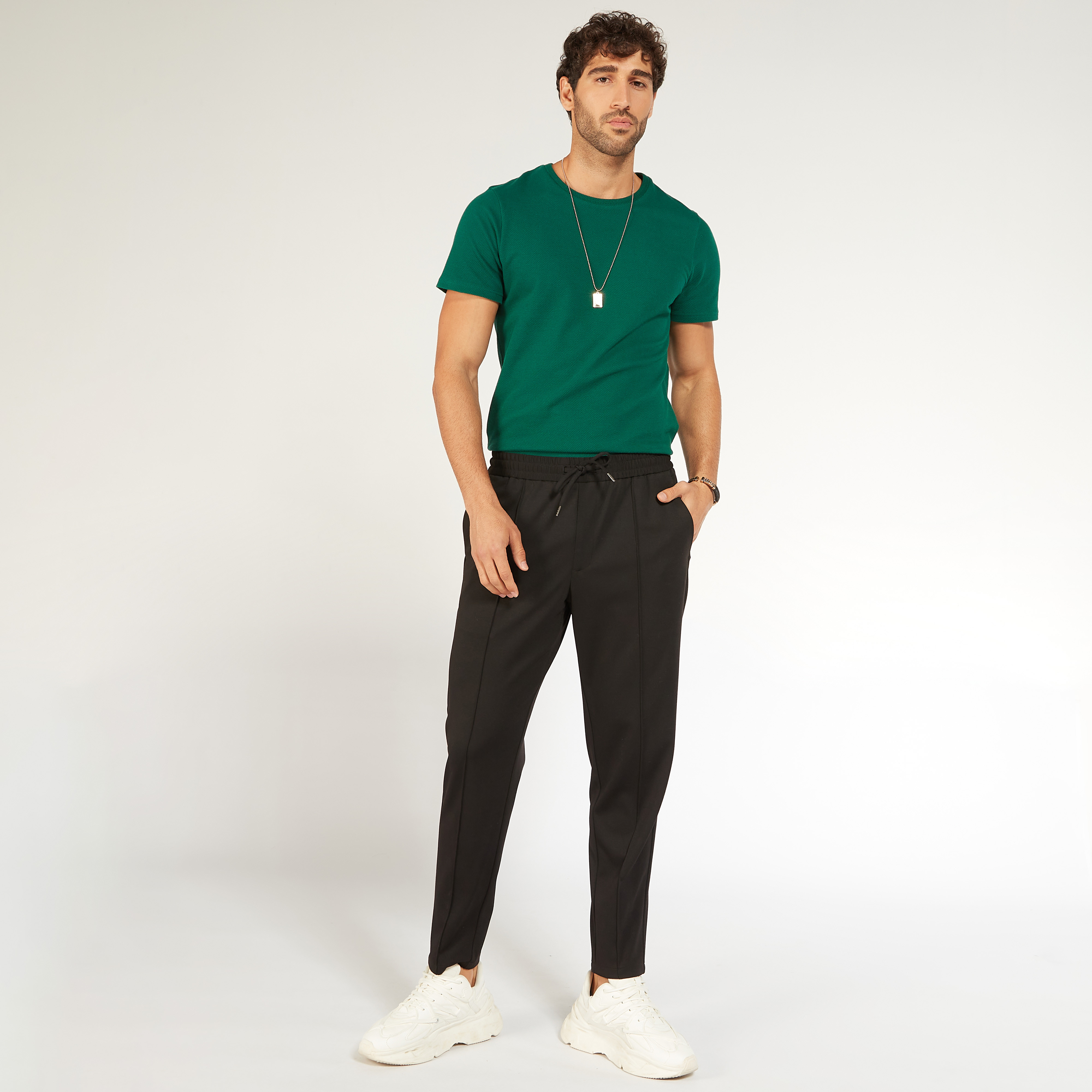 تيشيرت بارز الملمس بياقة ضيّقة وأكمام قصيرة من آيكونيك-men-clothing-tshirtsandpolos-tshirts-image-13