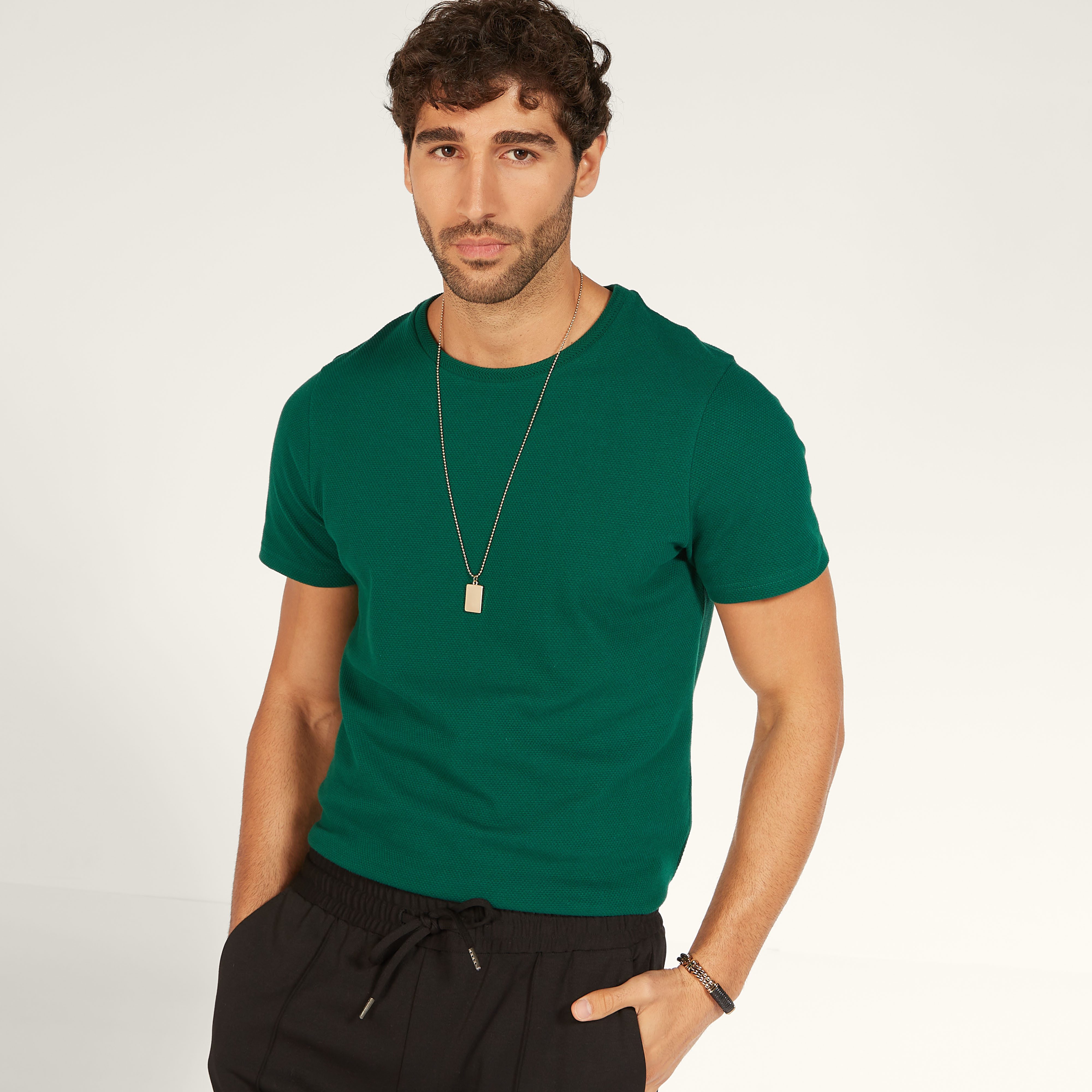 تيشيرت بارز الملمس بياقة ضيّقة وأكمام قصيرة من آيكونيك-men-clothing-tshirtsandpolos-tshirts-image-16