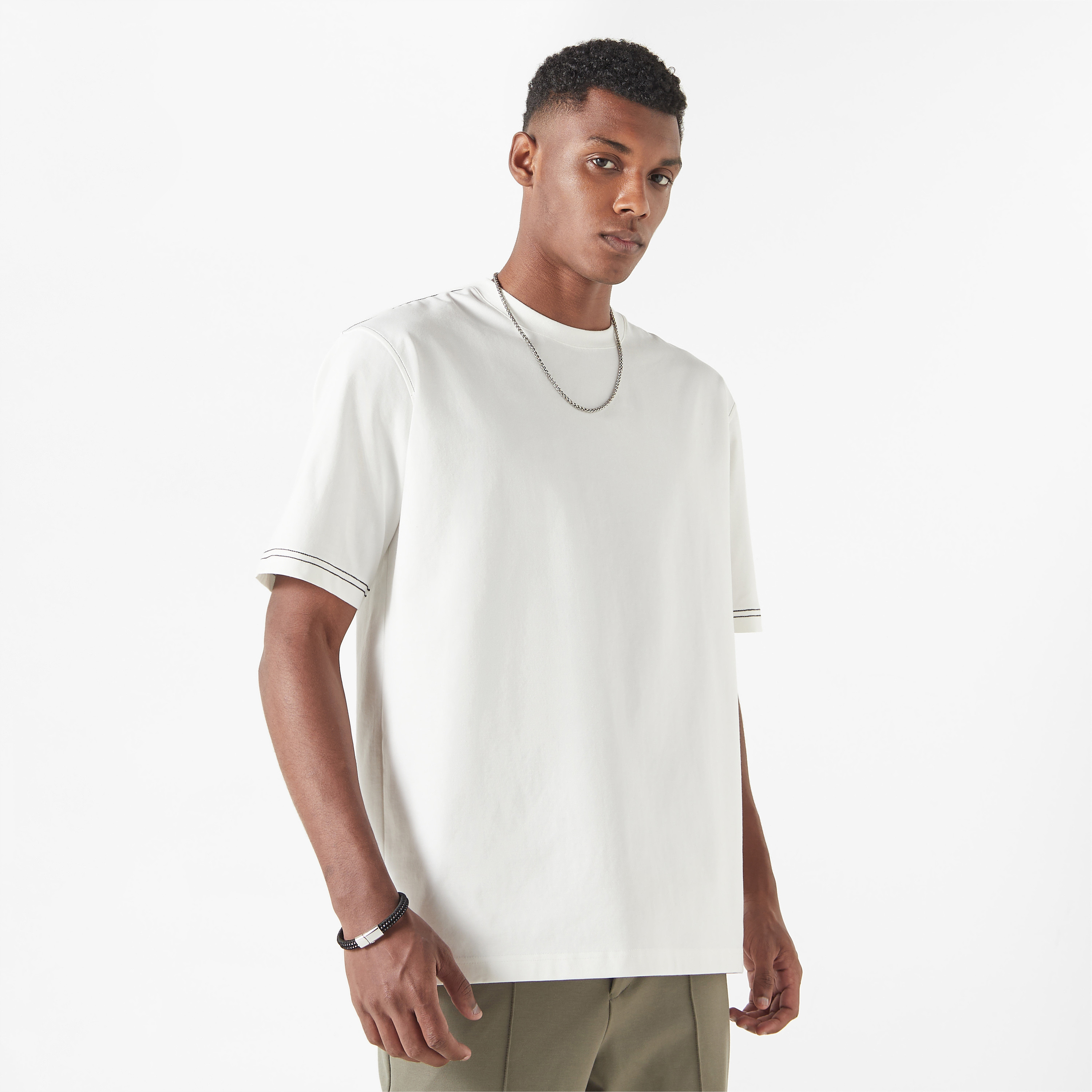 Iconic Crew Neck T-shirt with Short Sleeves-men-clothing-tshirtsandpolos-tshirts-image-1