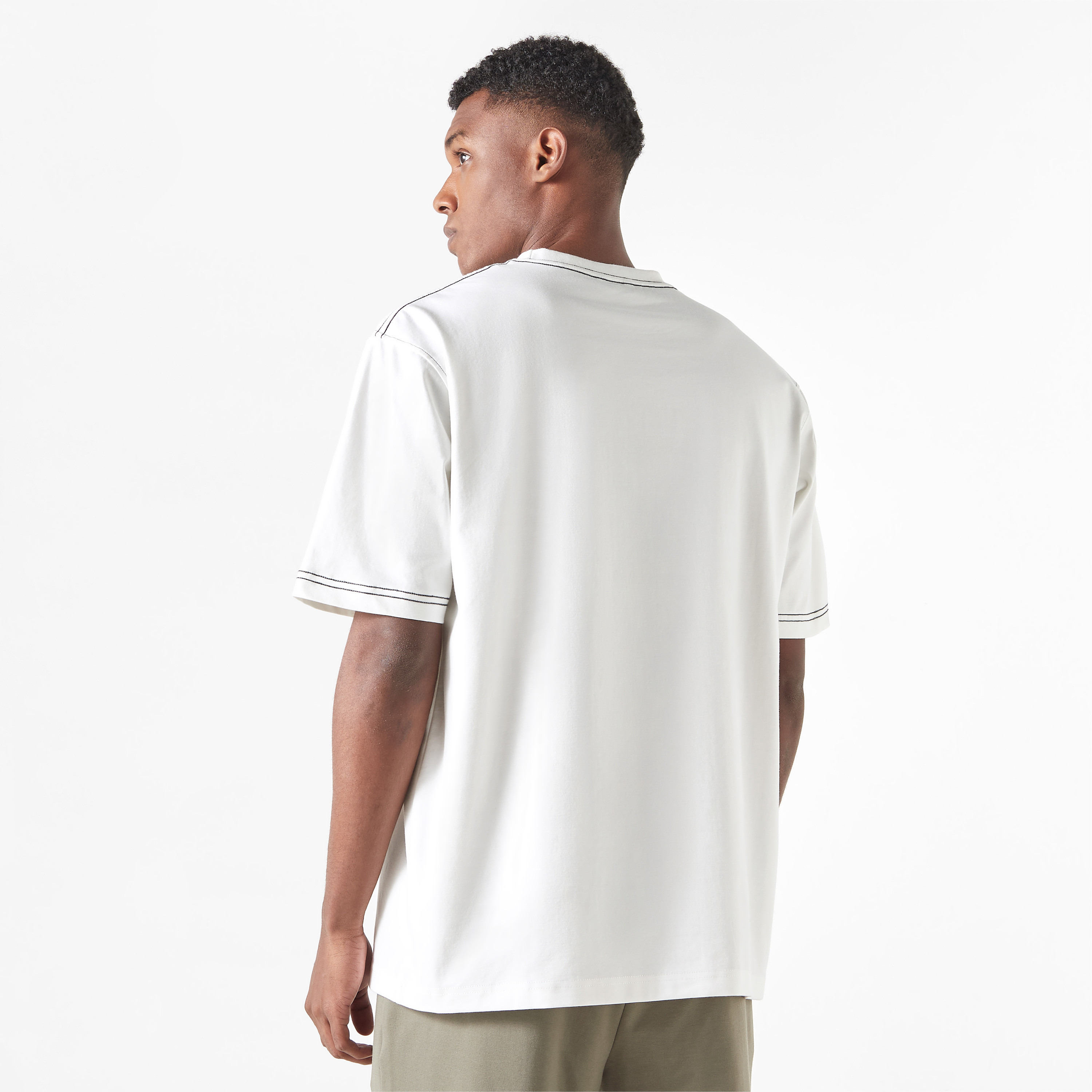 Iconic Crew Neck T-shirt with Short Sleeves-men-clothing-tshirtsandpolos-tshirts-image-3