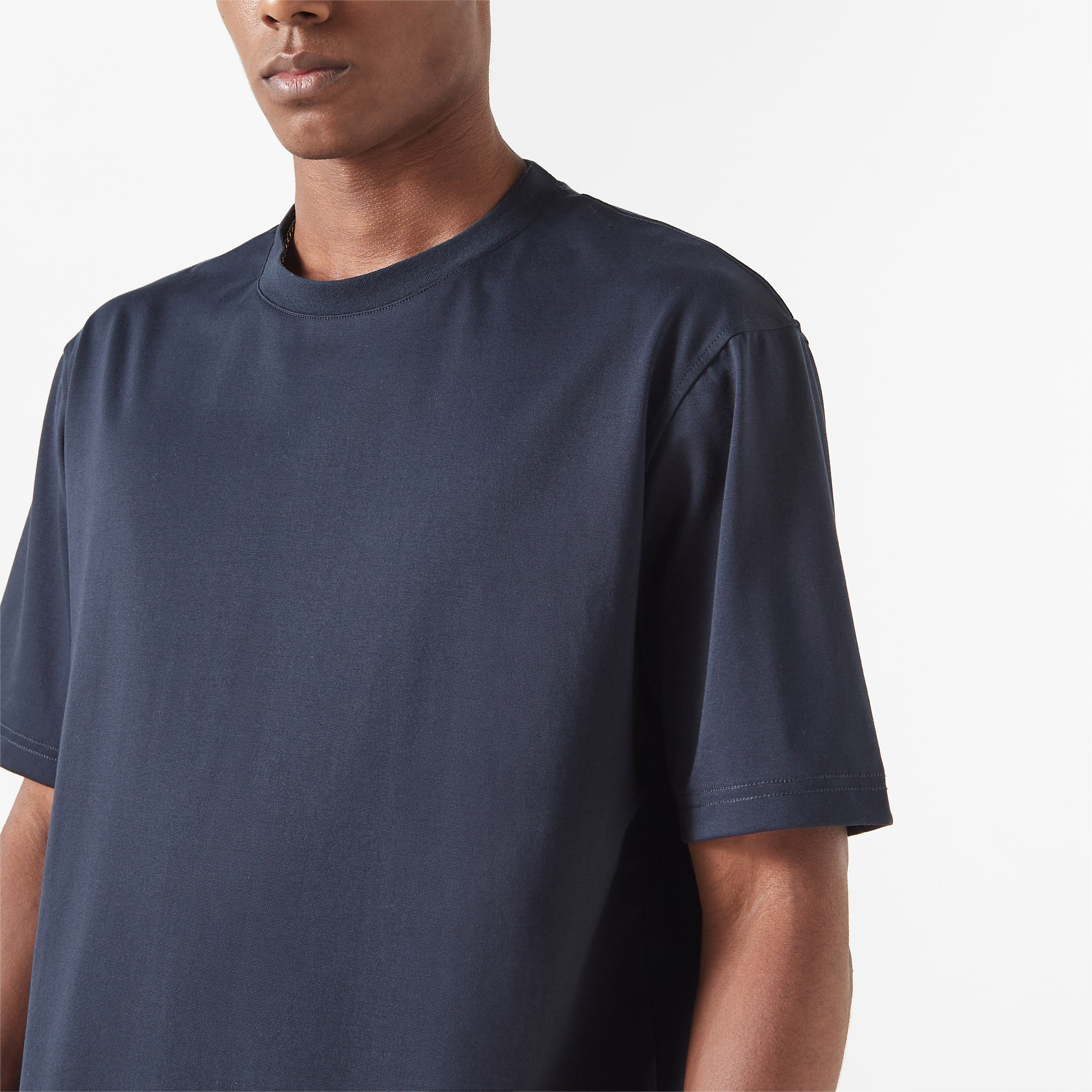 Iconic Crew Neck T-shirt with Short Sleeves-men-clothing-tshirtsandpolos-tshirts-image-4