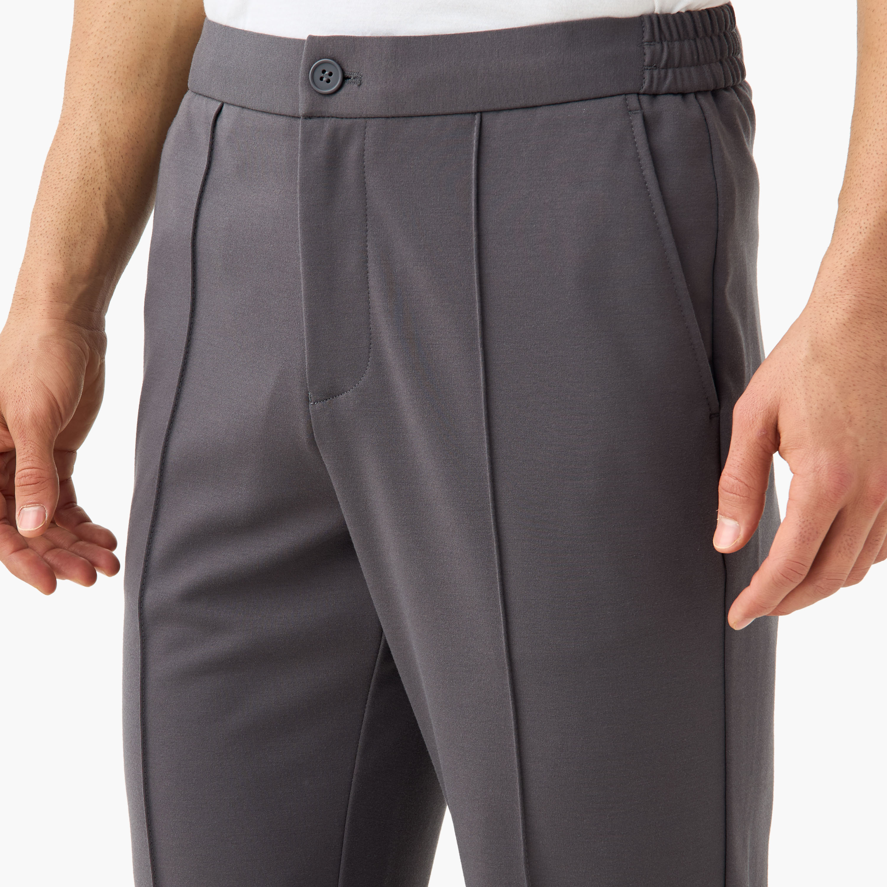 بنطلون بقصّة عادية وخصر مطاطي وجيوب من أيكونيك-men-clothing-bottoms-trousersandchinos-trousers-image-4