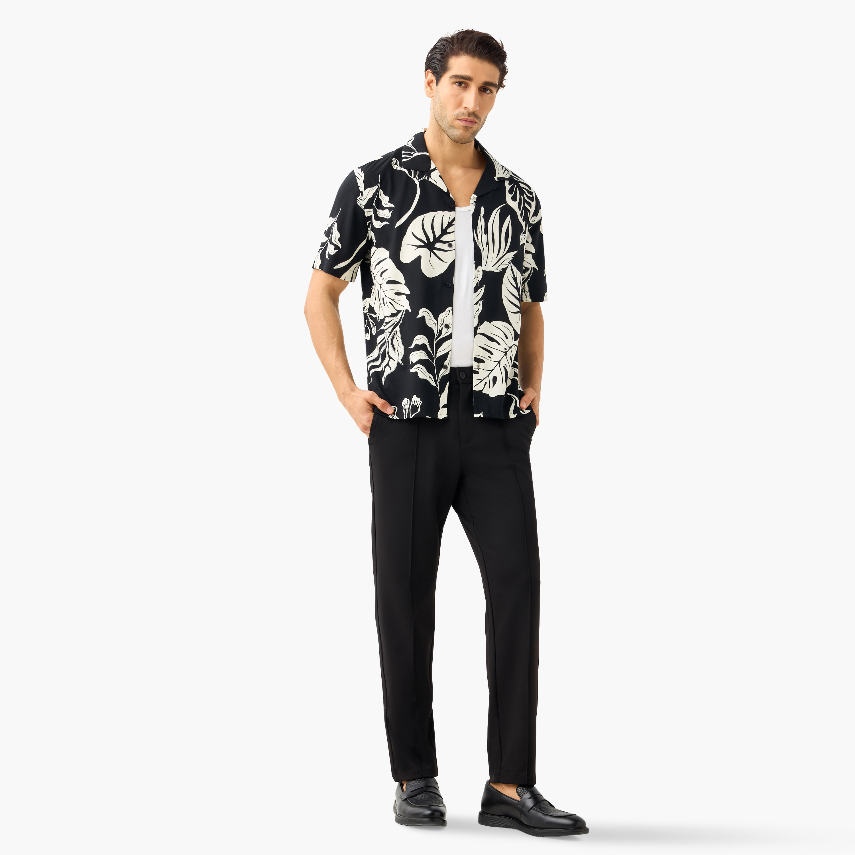 بنطلون بقصّة عادية وخصر مطاطي وجيوب من أيكونيك-men-clothing-bottoms-trousersandchinos-trousers-image-12