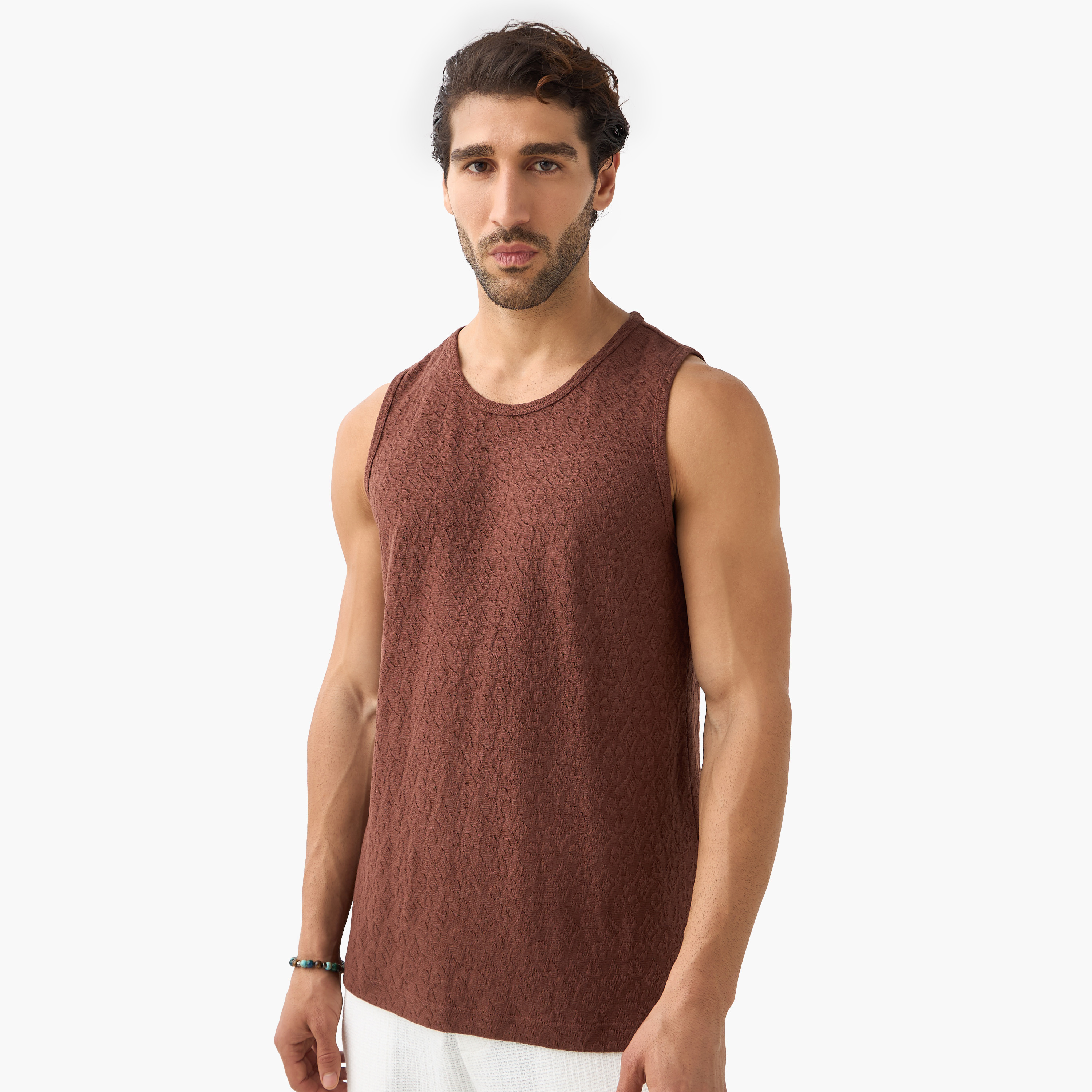 【MUCENT】 SHATT RIVET PIGMENT SEAM LINE LOGO SLEEVELESS Sleeveless Notched Zen Neck Shirred | LaneBryant